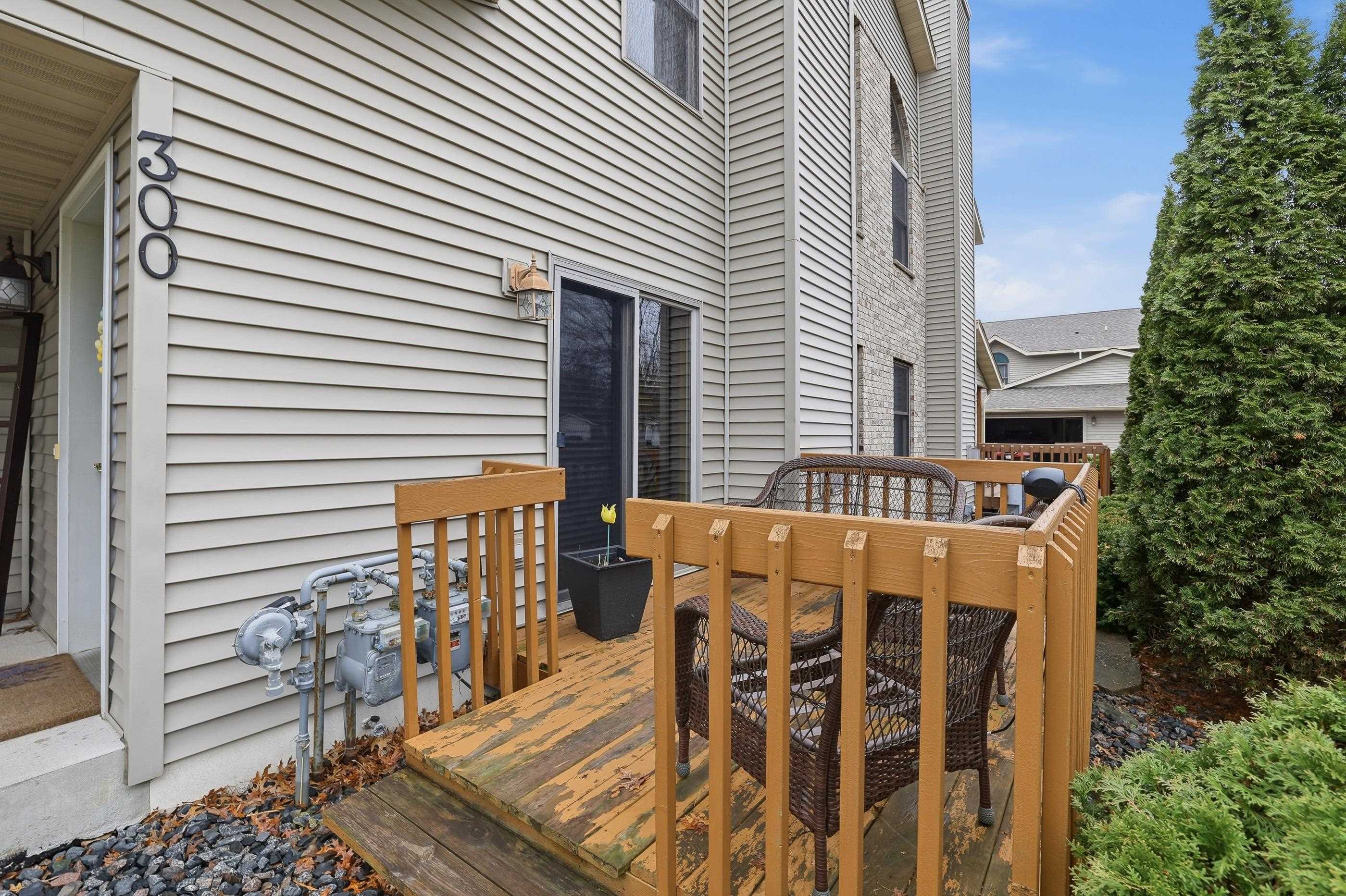 300 WHITE OAK AVENUE, Plover, Wisconsin 54467, 3 Bedrooms Bedrooms, ,2 BathroomsBathrooms,Residential,For Sale,300 WHITE OAK AVENUE,22601482