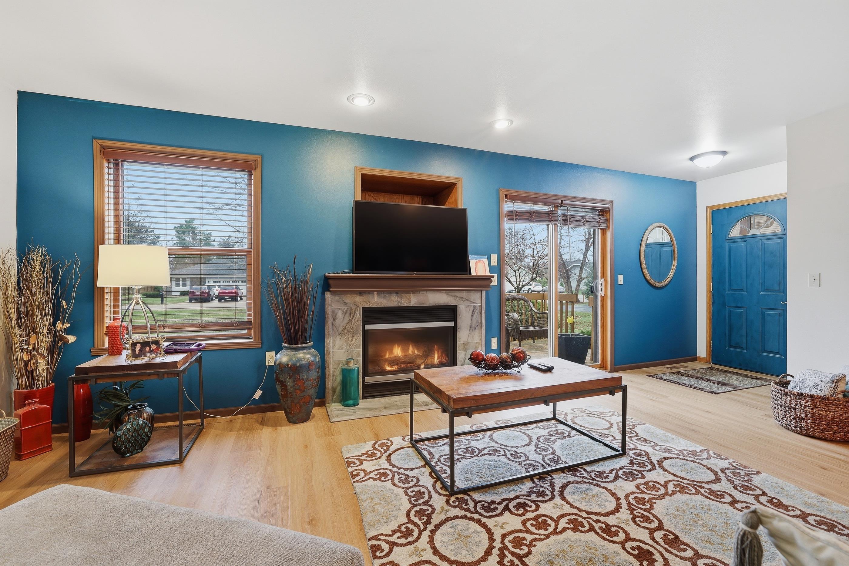 300 WHITE OAK AVENUE, Plover, Wisconsin 54467, 3 Bedrooms Bedrooms, ,2 BathroomsBathrooms,Residential,For Sale,300 WHITE OAK AVENUE,22601482