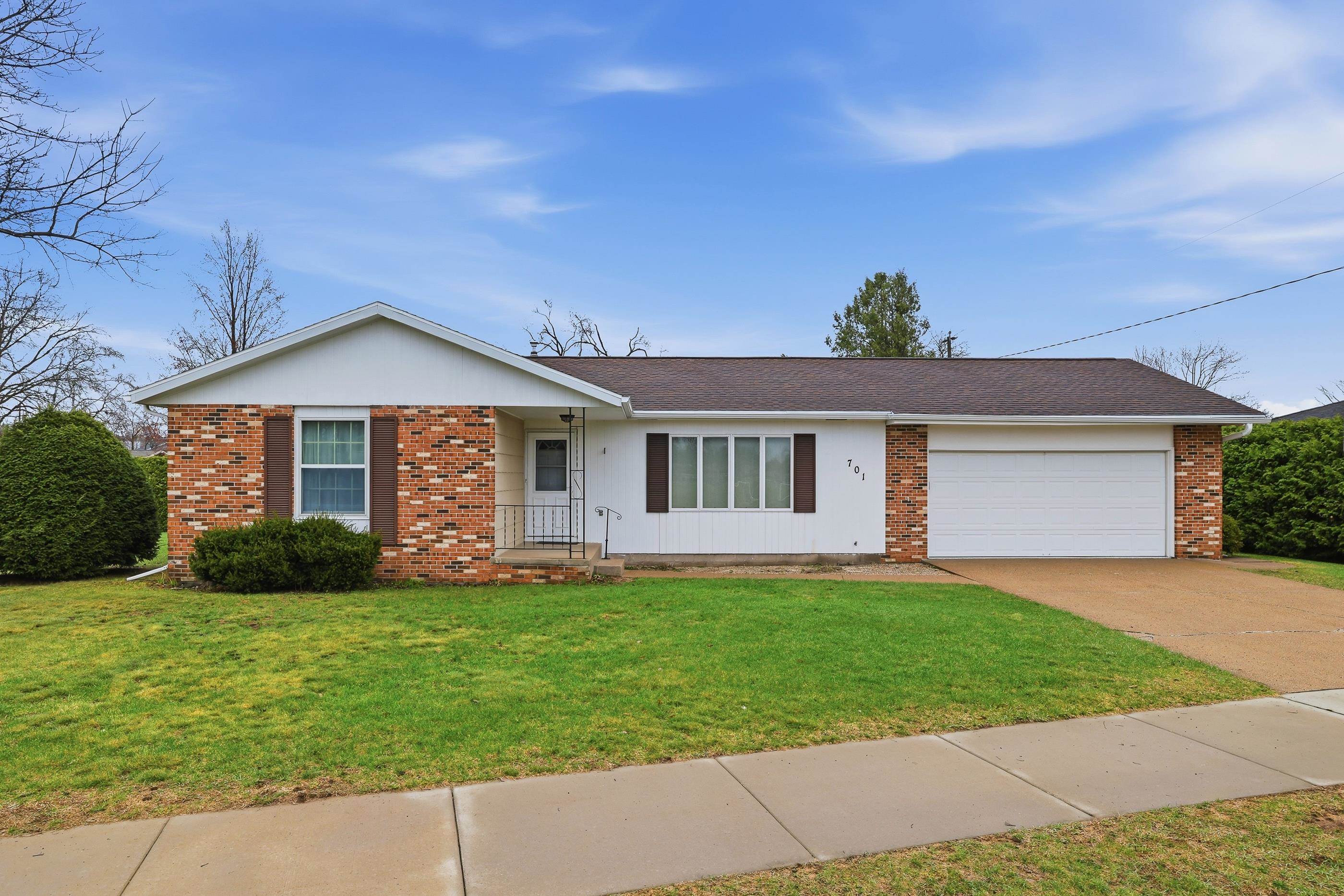 701 WILSHIRE BOULEVARD, Stevens Point, Wisconsin 54481, 3 Bedrooms Bedrooms, ,1 BathroomBathrooms,Residential,For Sale,701 WILSHIRE BOULEVARD,22601486