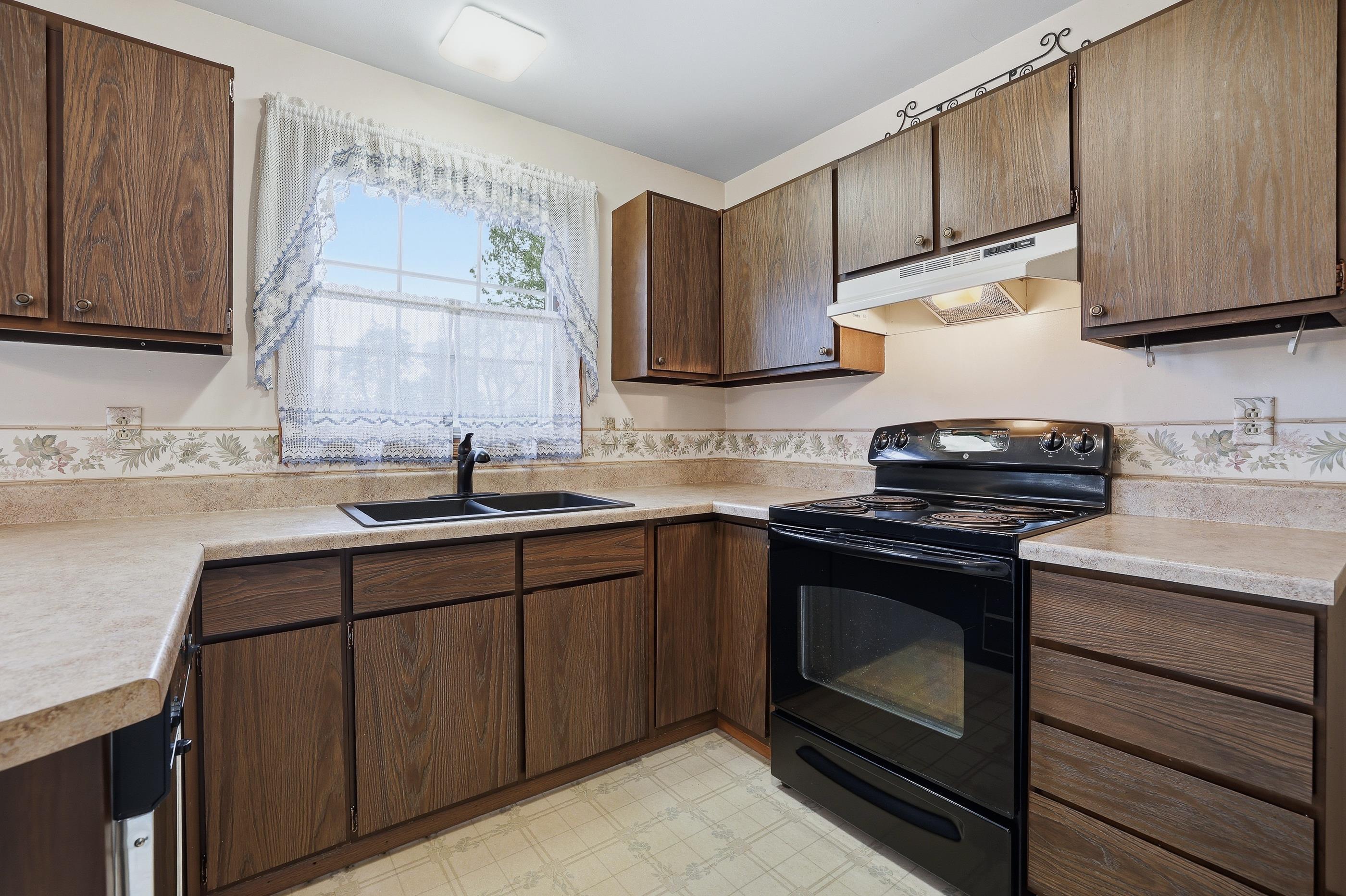 701 WILSHIRE BOULEVARD, Stevens Point, Wisconsin 54481, 3 Bedrooms Bedrooms, ,1 BathroomBathrooms,Residential,For Sale,701 WILSHIRE BOULEVARD,22601486