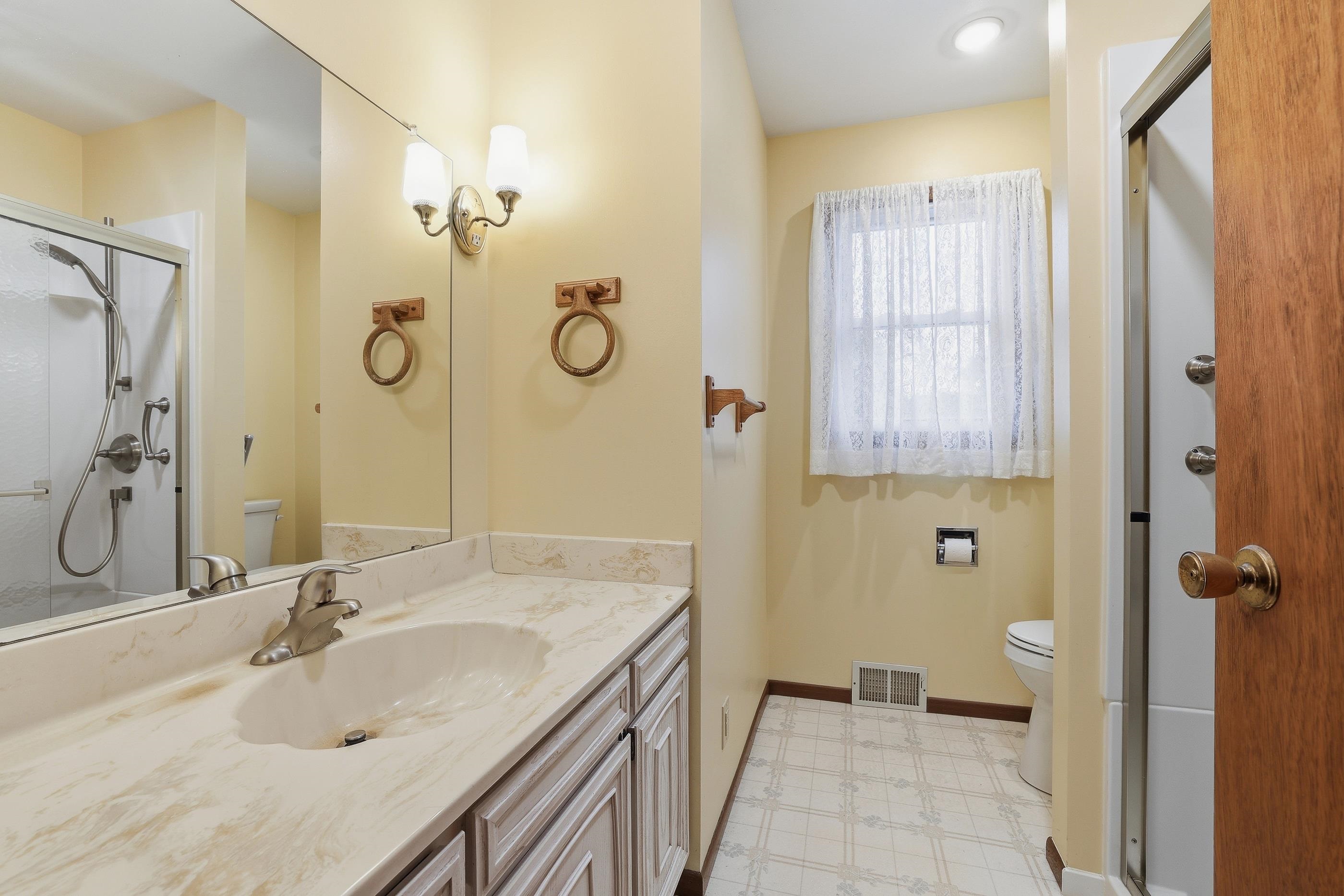 701 WILSHIRE BOULEVARD, Stevens Point, Wisconsin 54481, 3 Bedrooms Bedrooms, ,1 BathroomBathrooms,Residential,For Sale,701 WILSHIRE BOULEVARD,22601486