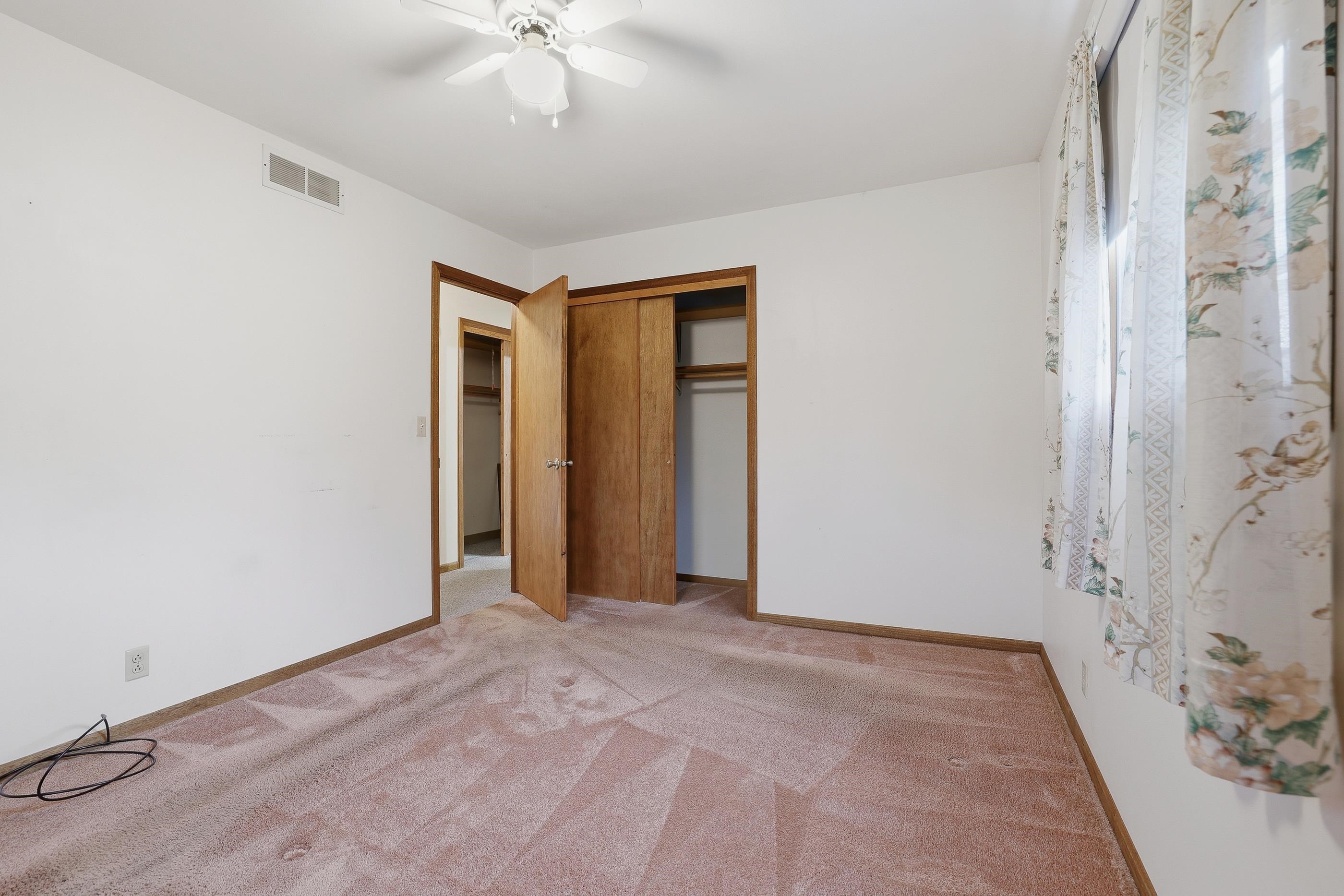 701 WILSHIRE BOULEVARD, Stevens Point, Wisconsin 54481, 3 Bedrooms Bedrooms, ,1 BathroomBathrooms,Residential,For Sale,701 WILSHIRE BOULEVARD,22601486