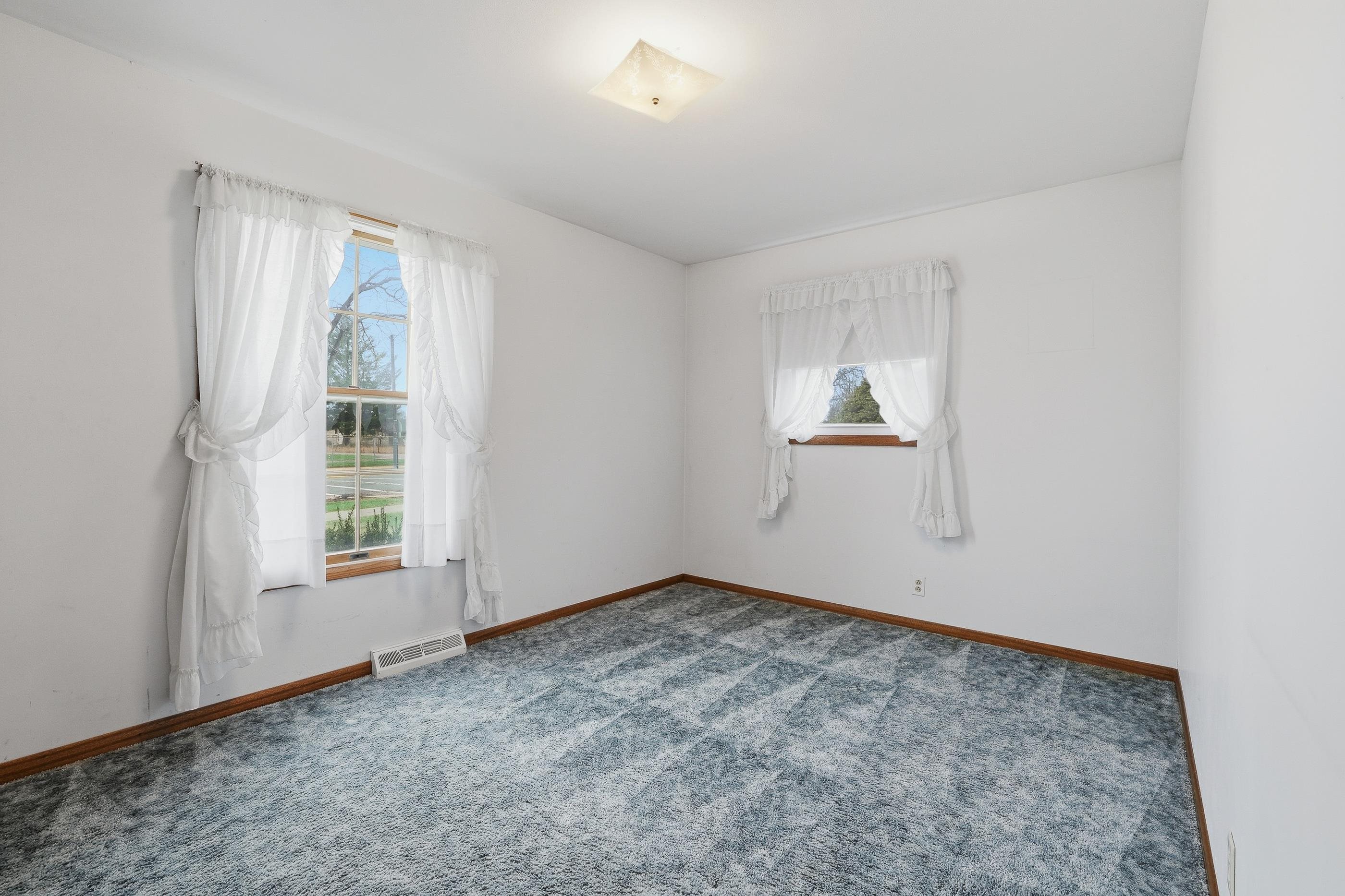 701 WILSHIRE BOULEVARD, Stevens Point, Wisconsin 54481, 3 Bedrooms Bedrooms, ,1 BathroomBathrooms,Residential,For Sale,701 WILSHIRE BOULEVARD,22601486