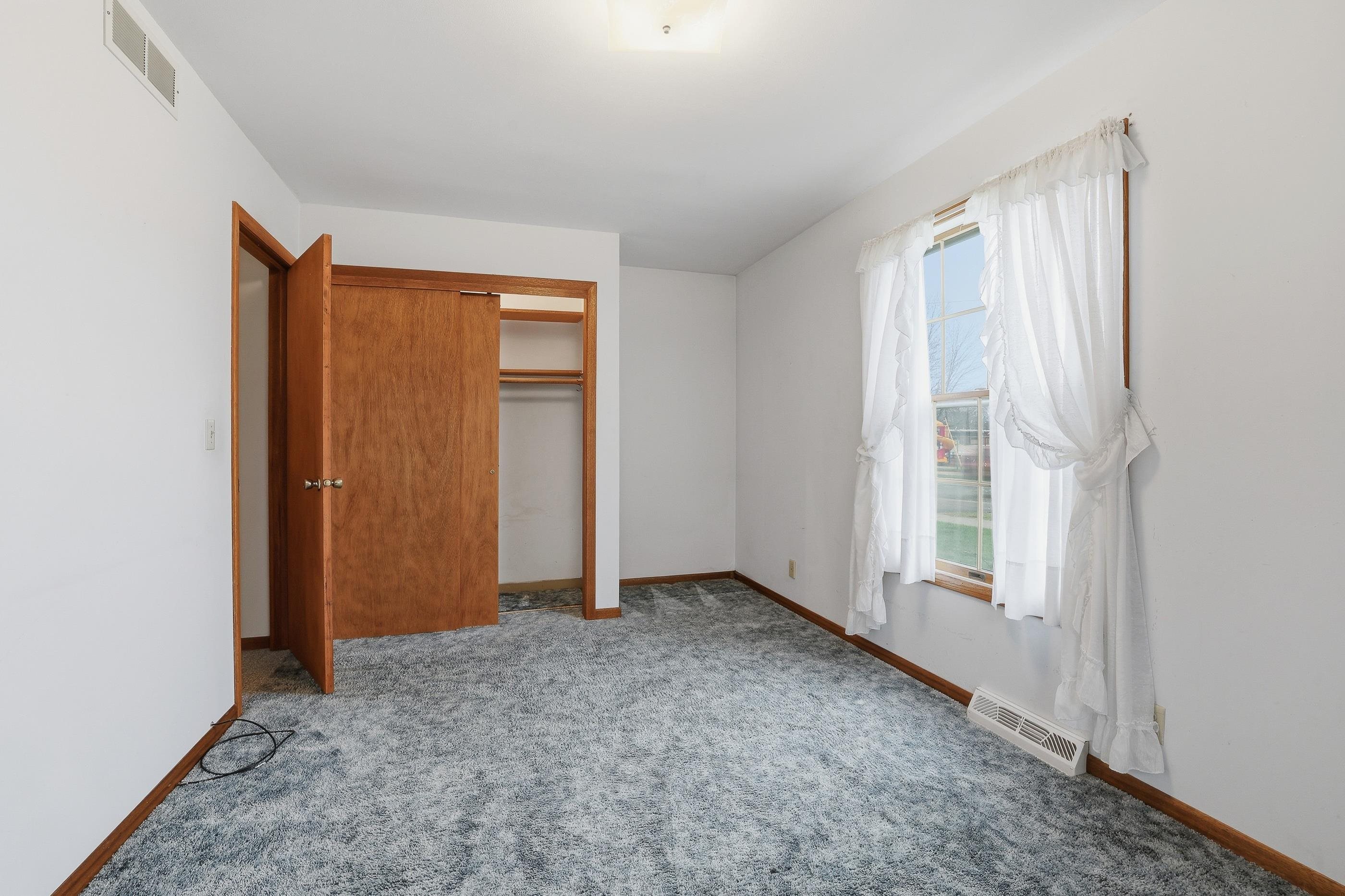 701 WILSHIRE BOULEVARD, Stevens Point, Wisconsin 54481, 3 Bedrooms Bedrooms, ,1 BathroomBathrooms,Residential,For Sale,701 WILSHIRE BOULEVARD,22601486