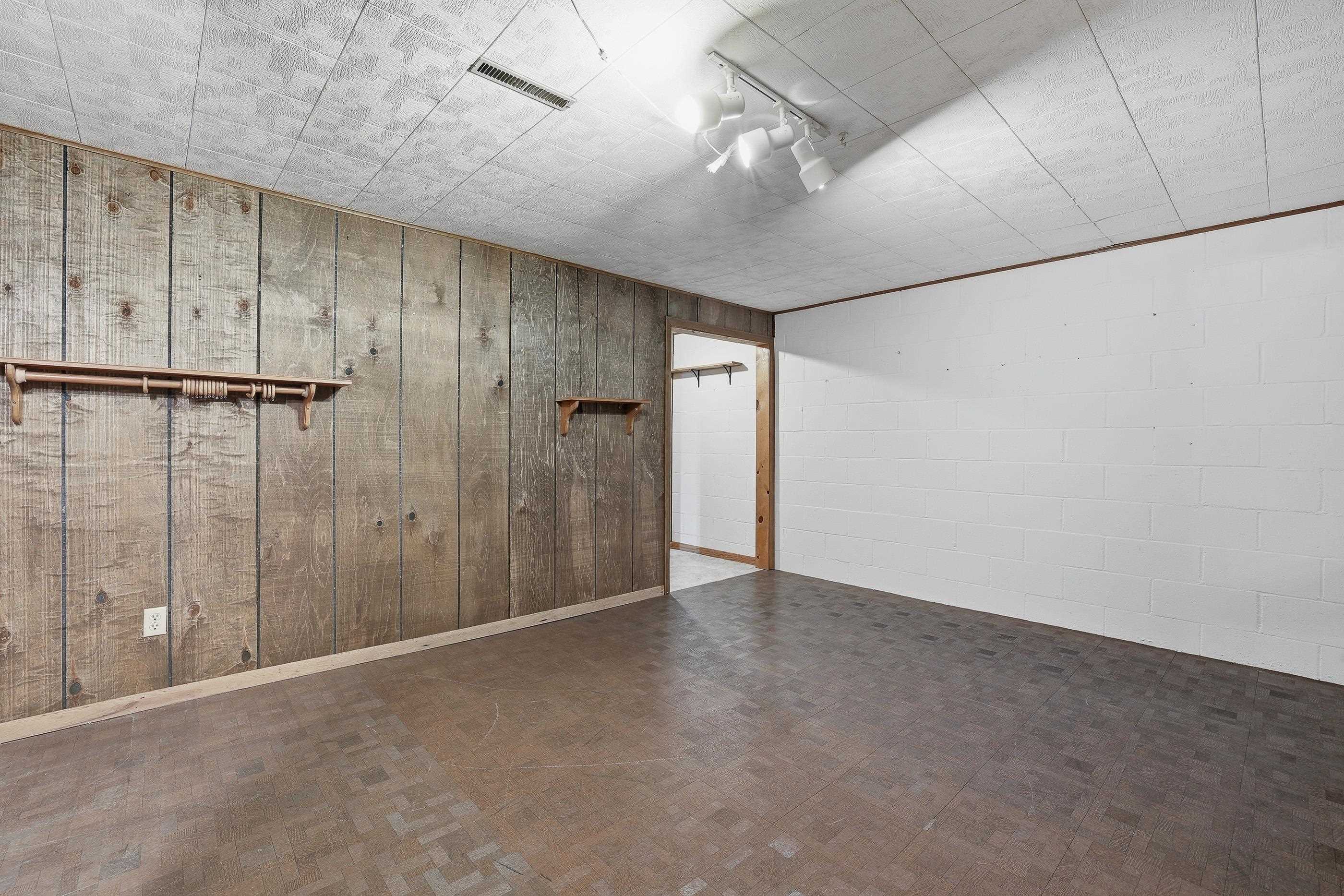 701 WILSHIRE BOULEVARD, Stevens Point, Wisconsin 54481, 3 Bedrooms Bedrooms, ,1 BathroomBathrooms,Residential,For Sale,701 WILSHIRE BOULEVARD,22601486