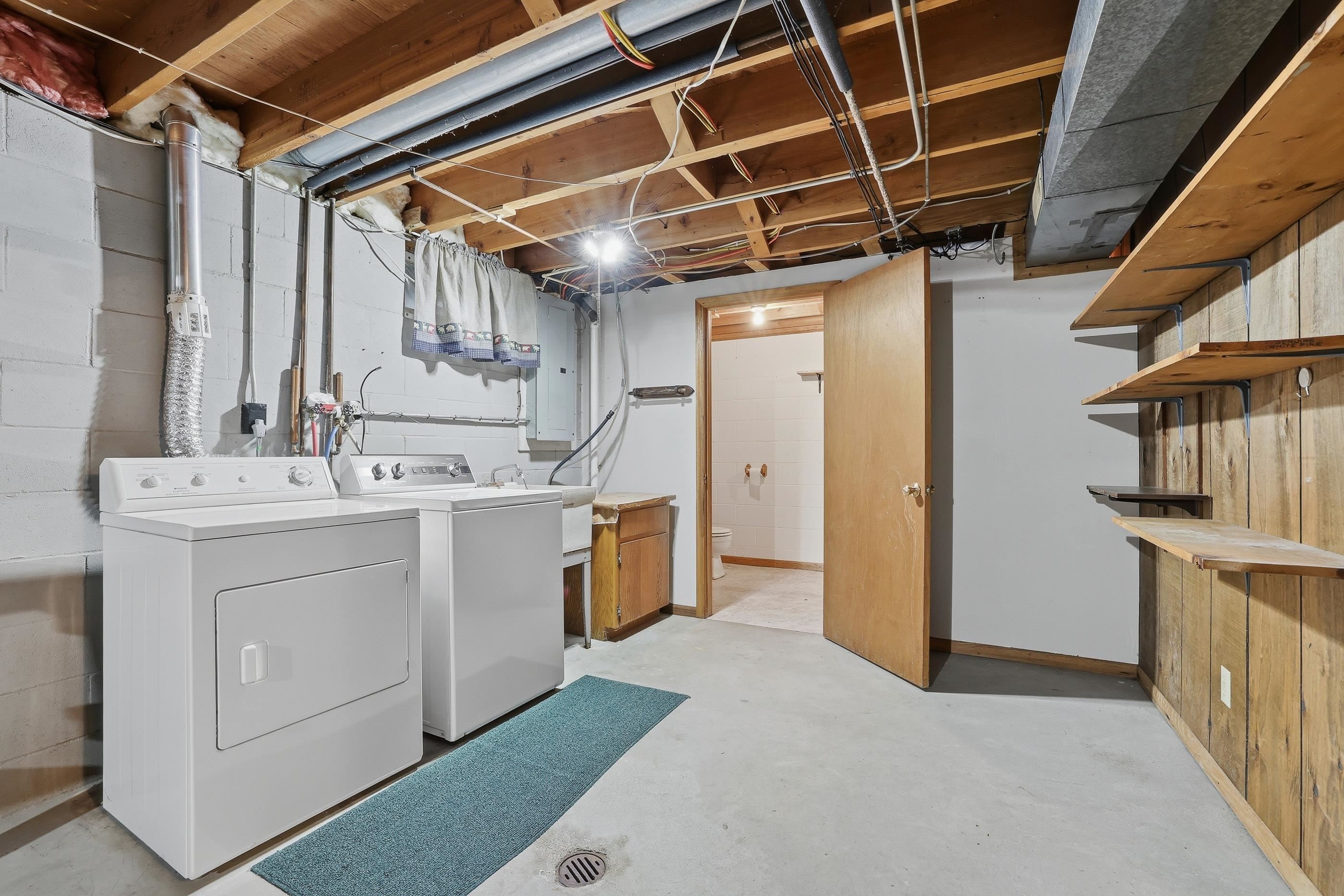 701 WILSHIRE BOULEVARD, Stevens Point, Wisconsin 54481, 3 Bedrooms Bedrooms, ,1 BathroomBathrooms,Residential,For Sale,701 WILSHIRE BOULEVARD,22601486