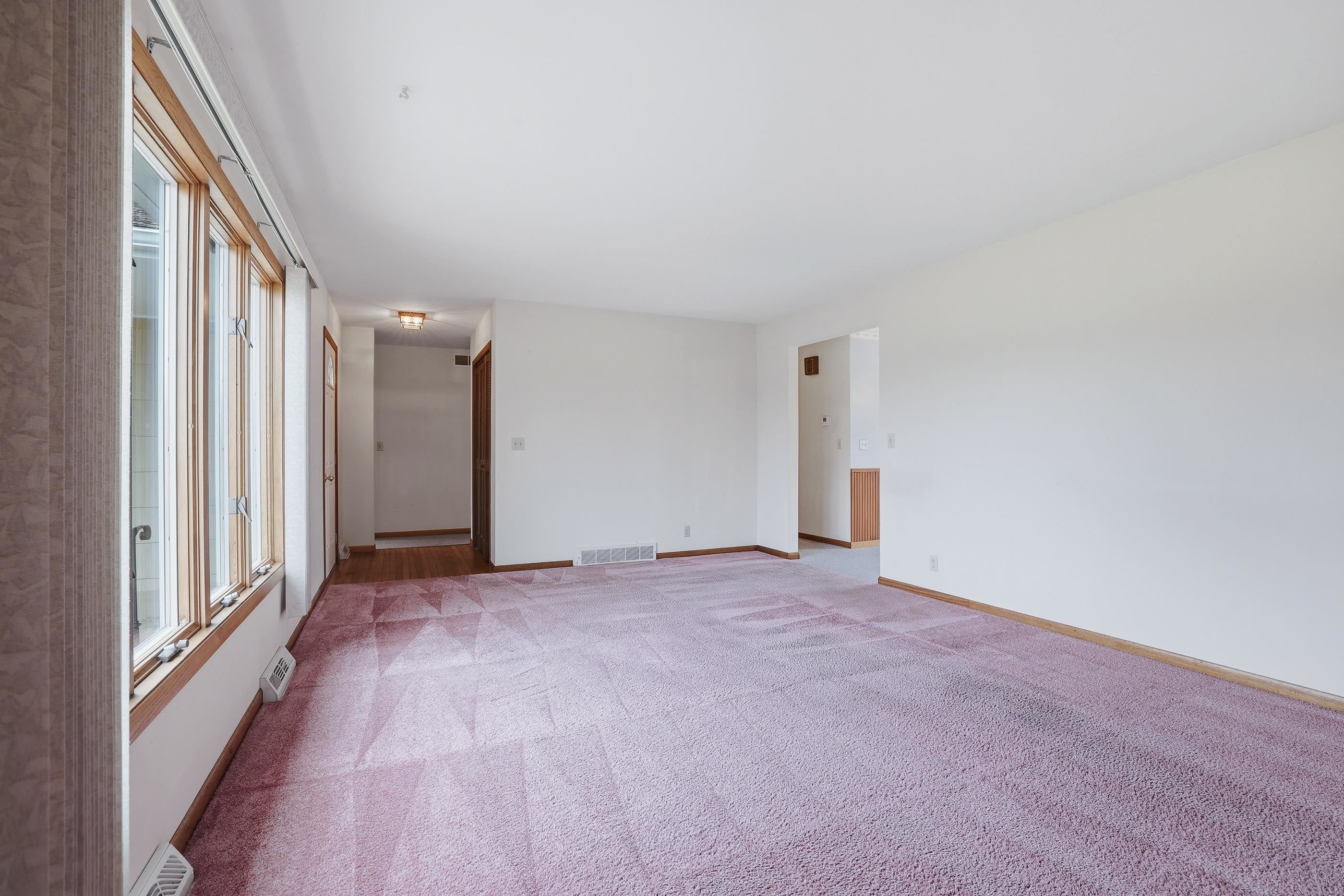 701 WILSHIRE BOULEVARD, Stevens Point, Wisconsin 54481, 3 Bedrooms Bedrooms, ,1 BathroomBathrooms,Residential,For Sale,701 WILSHIRE BOULEVARD,22601486