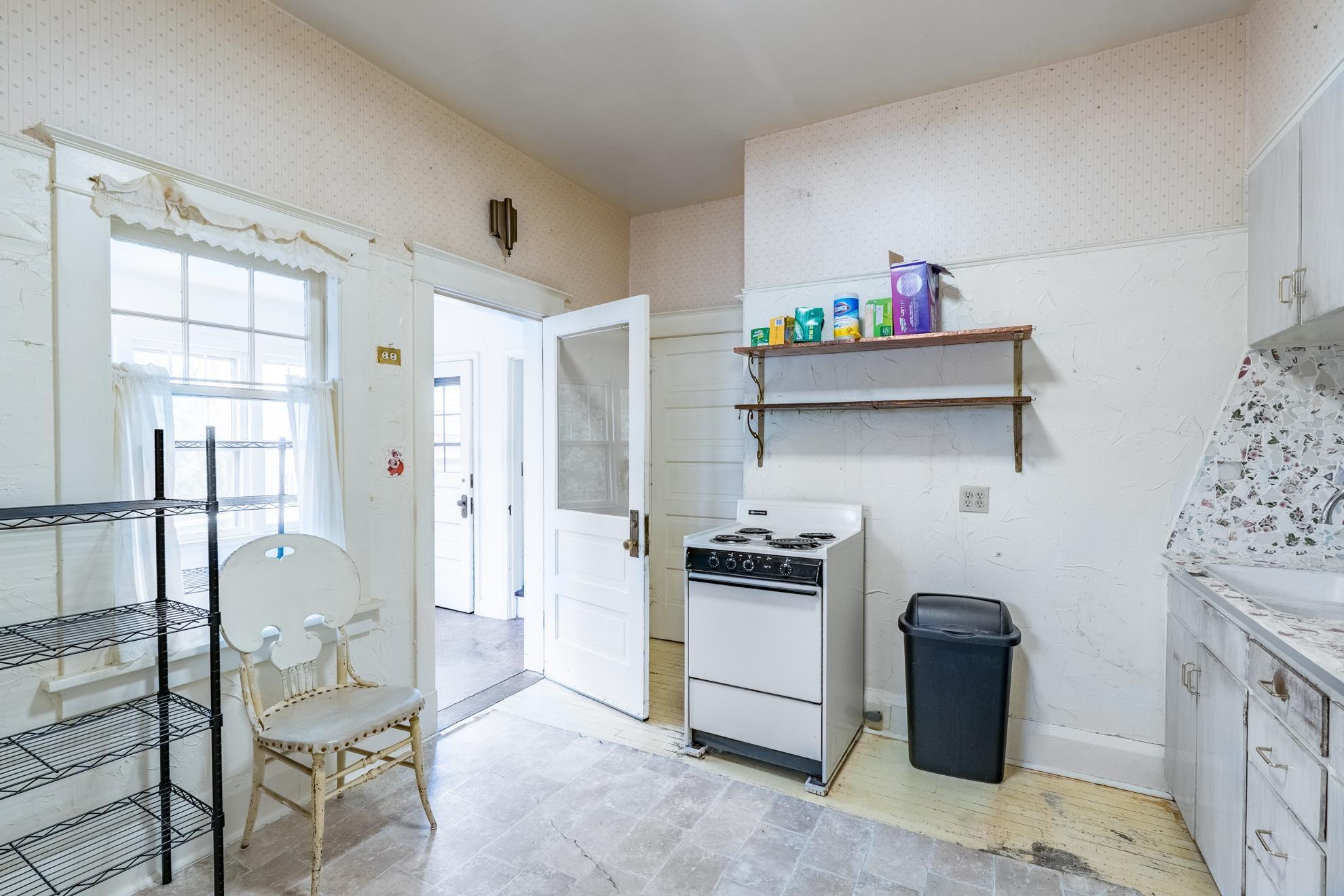 706 S 5TH AVENUE, Wausau, Wisconsin 54401, 3 Bedrooms Bedrooms, ,1 BathroomBathrooms,Residential,For Sale,706 S 5TH AVENUE,22601493