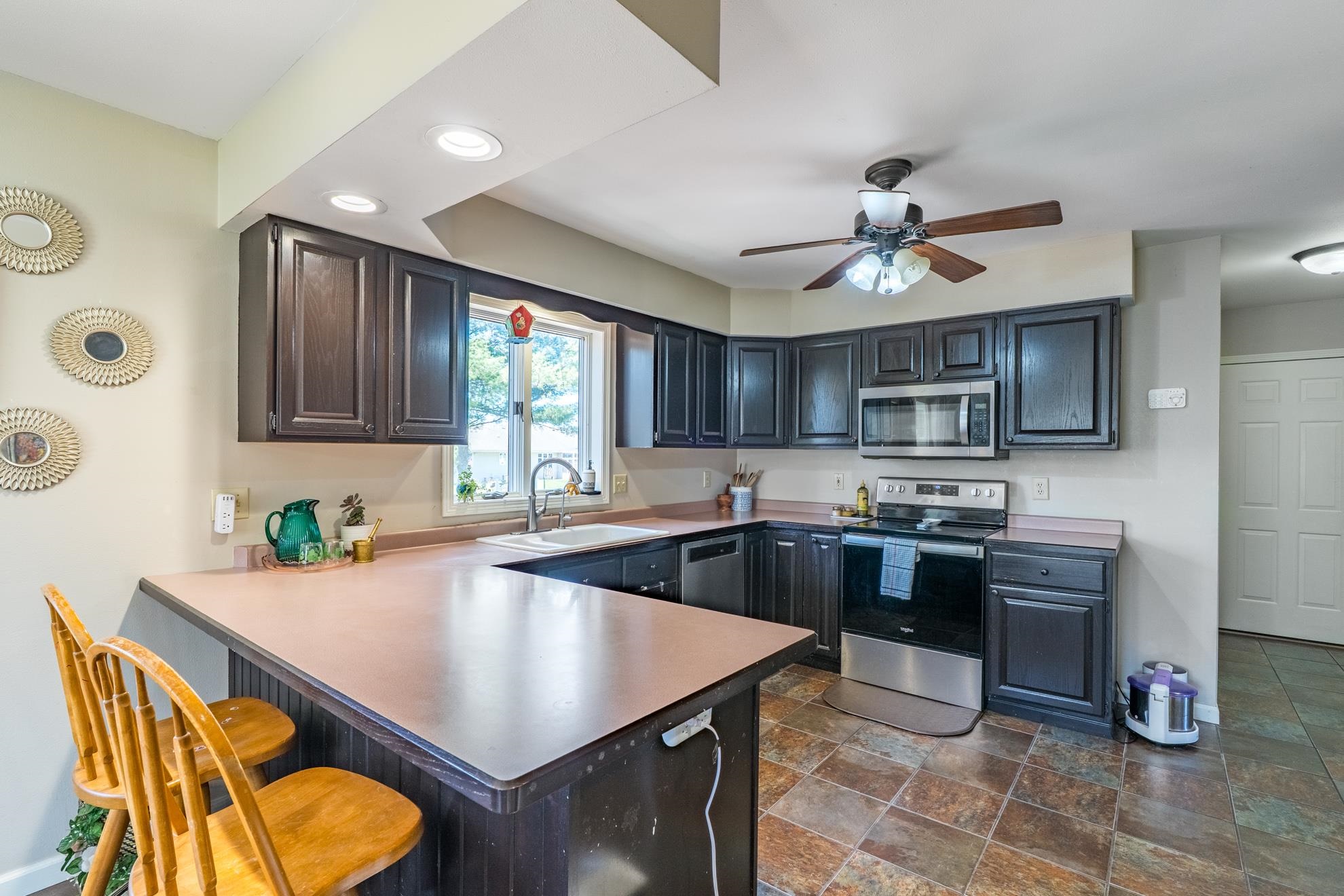 406 S LARCH AVENUE, Marshfield, Wisconsin 54449, 3 Bedrooms Bedrooms, ,2 BathroomsBathrooms,Residential,For Sale,406 S LARCH AVENUE,22601494