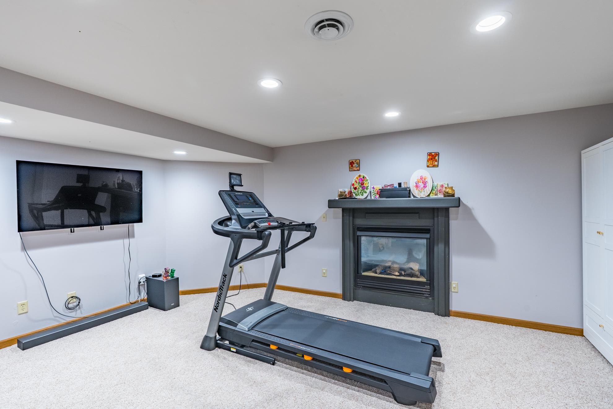 406 S LARCH AVENUE, Marshfield, Wisconsin 54449, 3 Bedrooms Bedrooms, ,2 BathroomsBathrooms,Residential,For Sale,406 S LARCH AVENUE,22601494