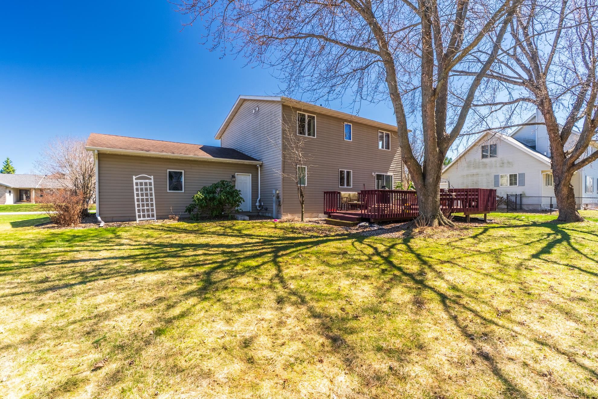 406 S LARCH AVENUE, Marshfield, Wisconsin 54449, 3 Bedrooms Bedrooms, ,2 BathroomsBathrooms,Residential,For Sale,406 S LARCH AVENUE,22601494