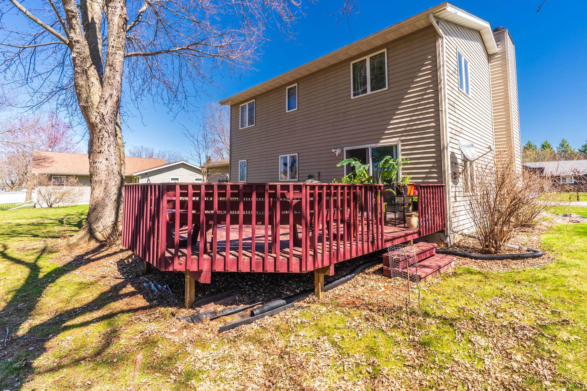 406 S LARCH AVENUE, Marshfield, Wisconsin 54449, 3 Bedrooms Bedrooms, ,2 BathroomsBathrooms,Residential,For Sale,406 S LARCH AVENUE,22601494