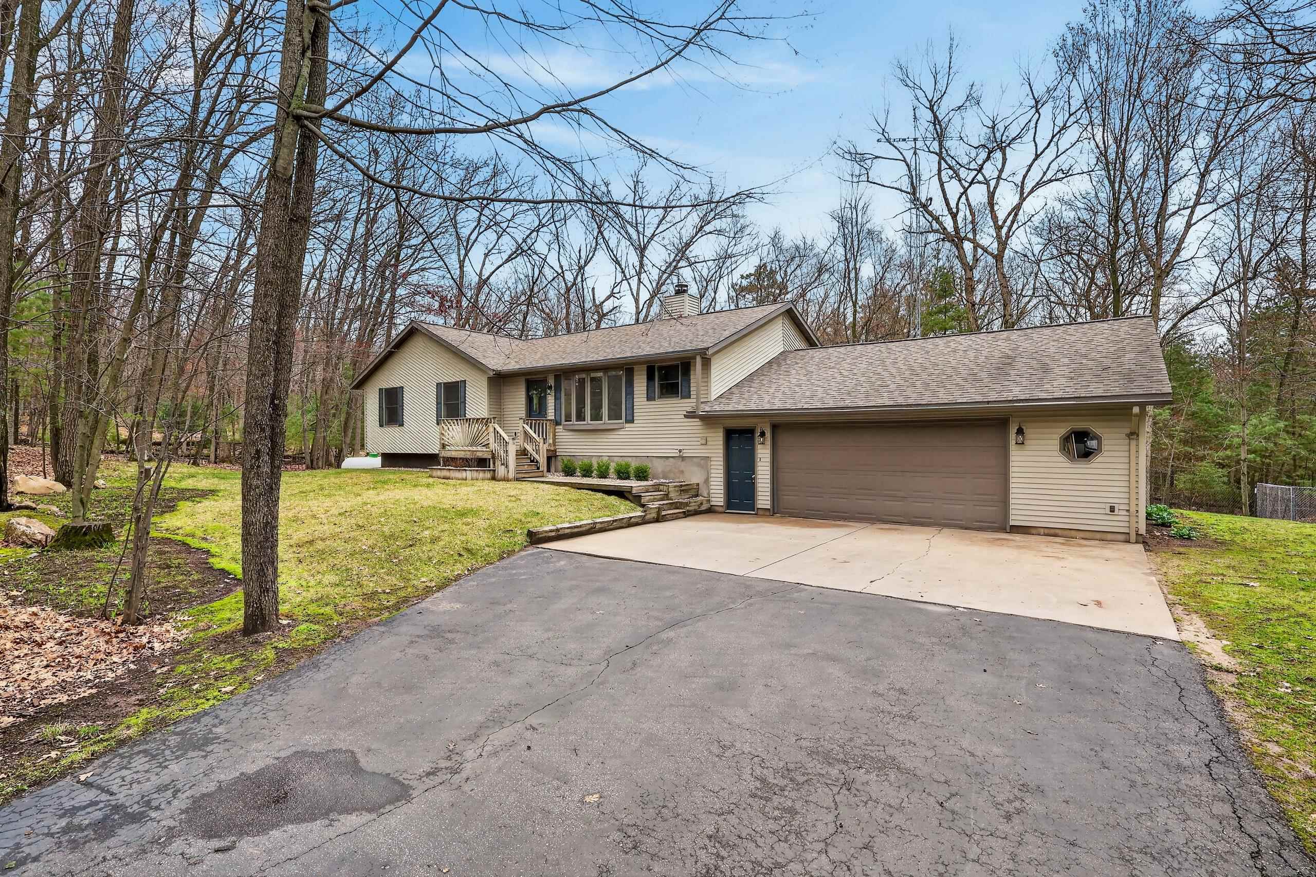 4028 WOODRIDGE TRACE, Wisconsin Rapids, Wisconsin 54495, 4 Bedrooms Bedrooms, ,2 BathroomsBathrooms,Residential,For Sale,4028 WOODRIDGE TRACE,22601495