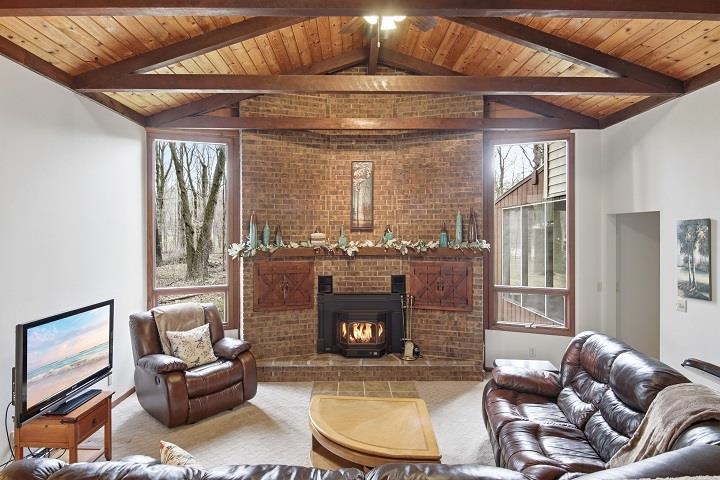 10633 COUNTY ROAD BB, Marshfield, Wisconsin 54449, 3 Bedrooms Bedrooms, ,2 BathroomsBathrooms,Residential,For Sale,10633 COUNTY ROAD BB,22601500