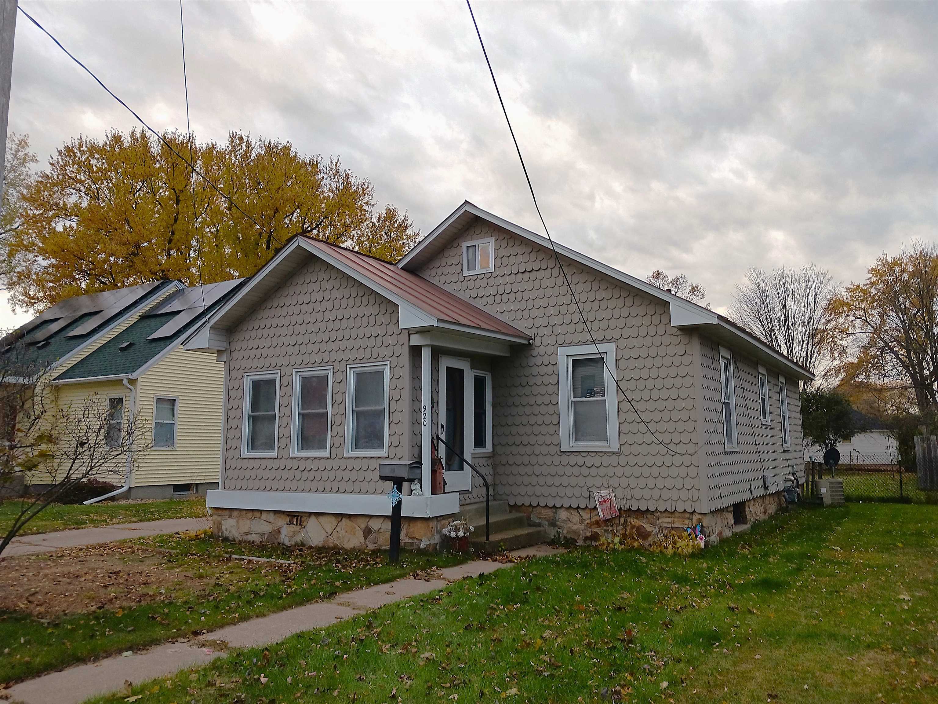 920 5TH STREET SOUTH, Wisconsin Rapids, Wisconsin 54494, 2 Bedrooms Bedrooms, ,1 BathroomBathrooms,Residential,For Sale,920 5TH STREET SOUTH,22601502