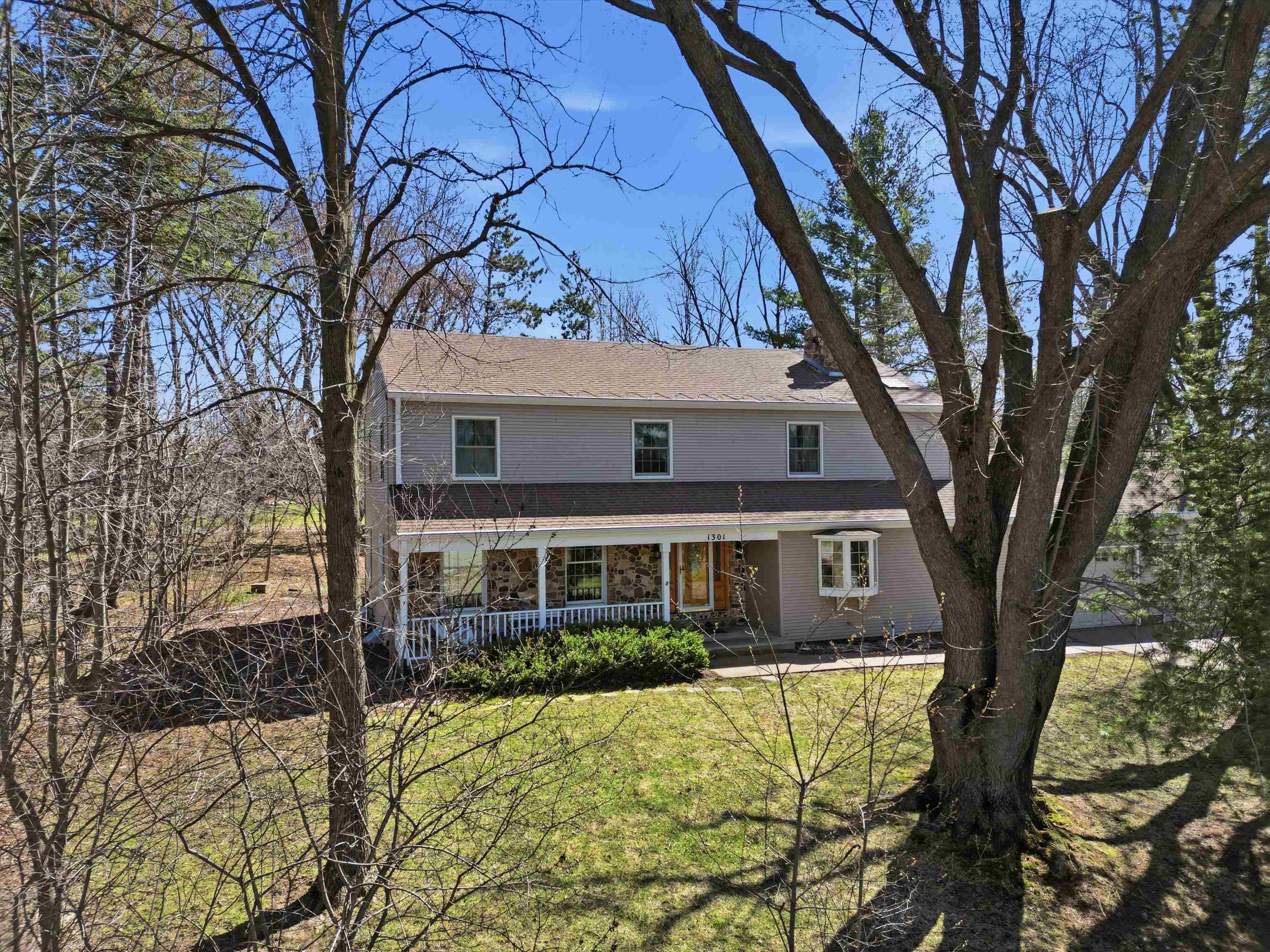 1301 N BROADWAY AVENUE, Marshfield, Wisconsin 54449, 5 Bedrooms Bedrooms, ,3 BathroomsBathrooms,Residential,For Sale,1301 N BROADWAY AVENUE,22601511