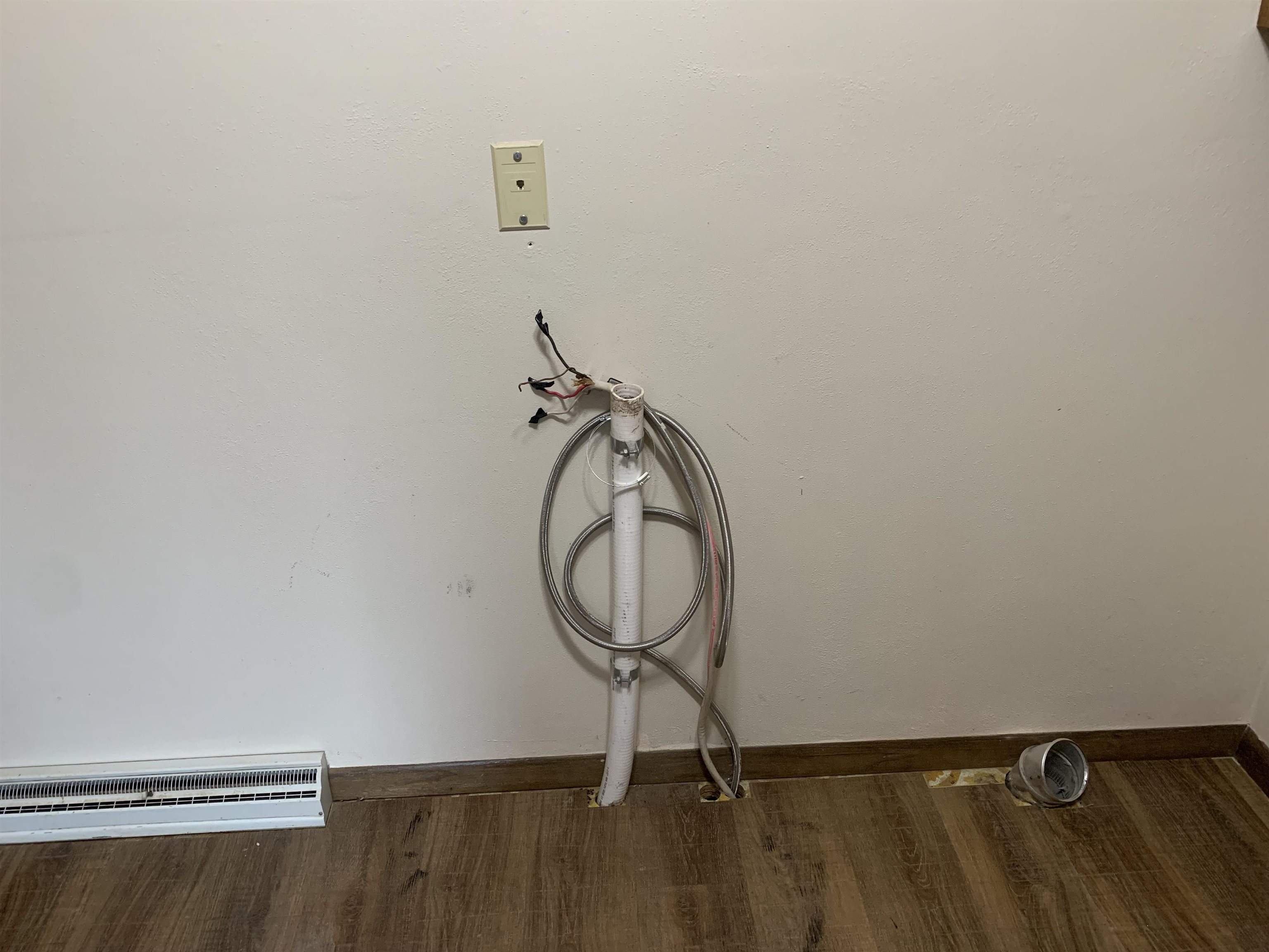 1415 1ST AVENUE, Antigo, Wisconsin 54409, 3 Bedrooms Bedrooms, ,1 BathroomBathrooms,Residential,For Sale,1415 1ST AVENUE,22601517