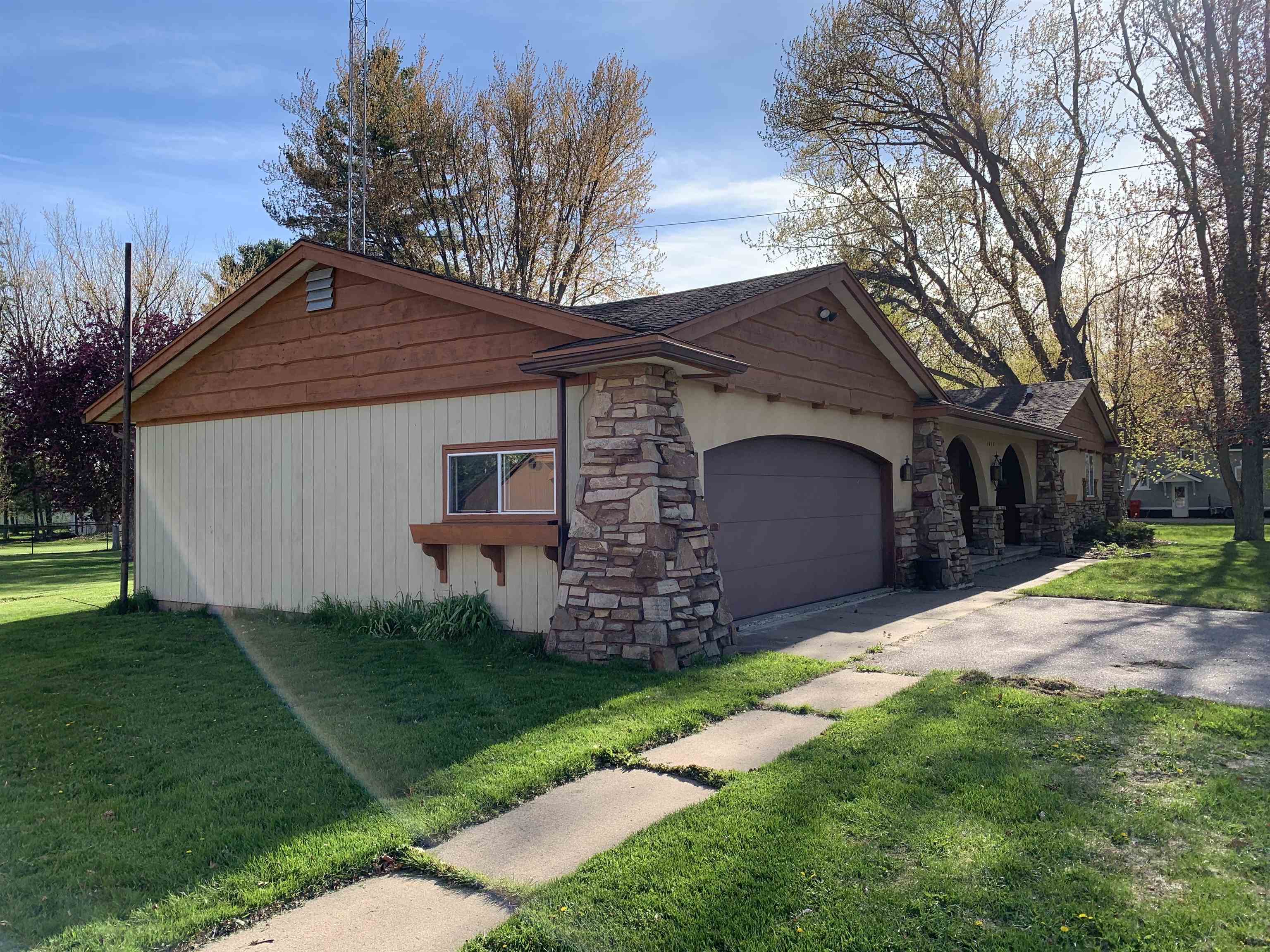 1415 1ST AVENUE, Antigo, Wisconsin 54409, 3 Bedrooms Bedrooms, ,1 BathroomBathrooms,Residential,For Sale,1415 1ST AVENUE,22601517