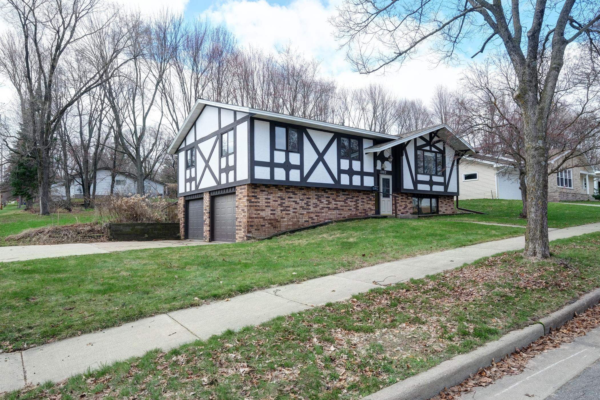 1203 HOLUB STREET, Wausau, Wisconsin 54401, 3 Bedrooms Bedrooms, ,2 BathroomsBathrooms,Residential,For Sale,1203 HOLUB STREET,22601519