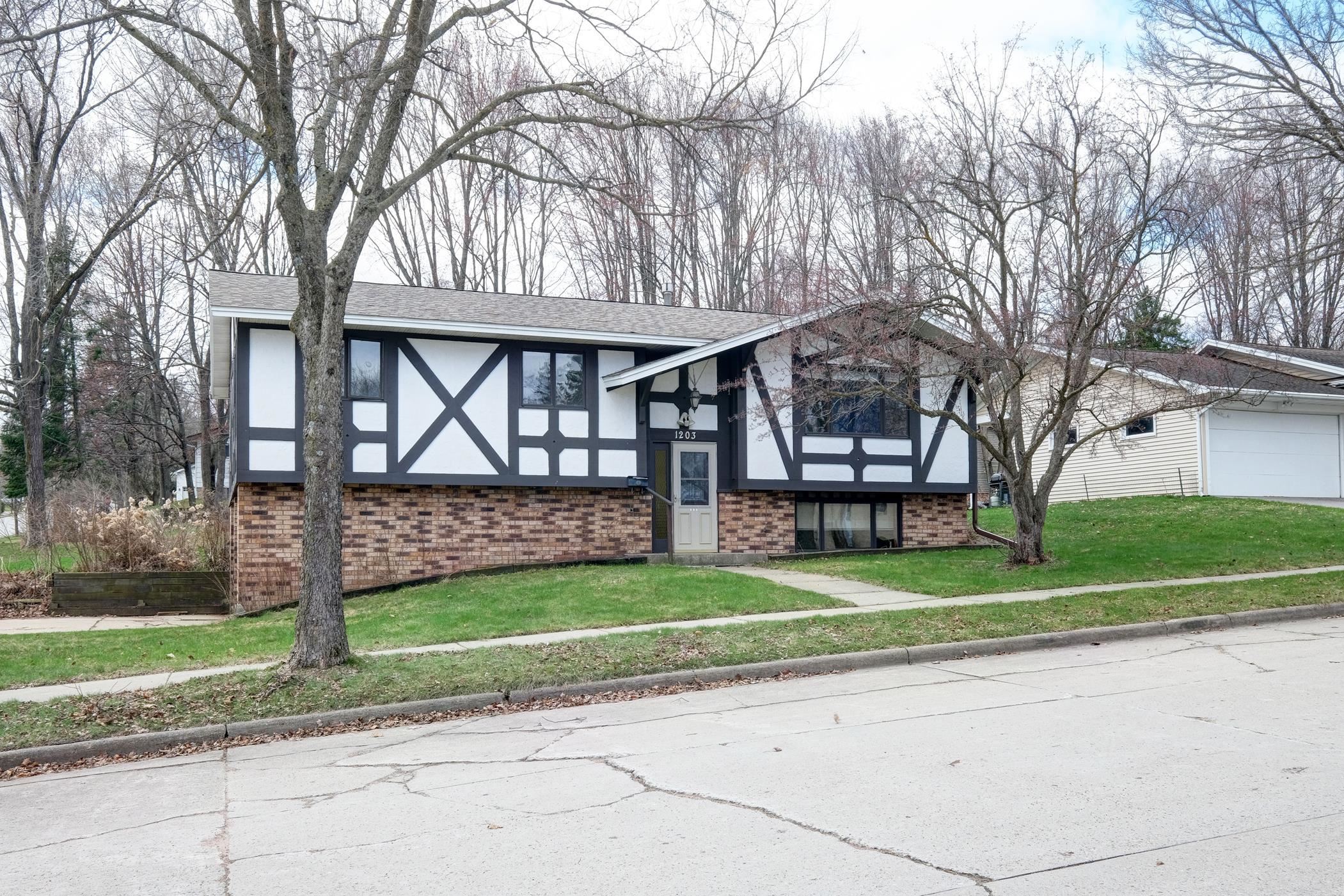 1203 HOLUB STREET, Wausau, Wisconsin 54401, 3 Bedrooms Bedrooms, ,2 BathroomsBathrooms,Residential,For Sale,1203 HOLUB STREET,22601519