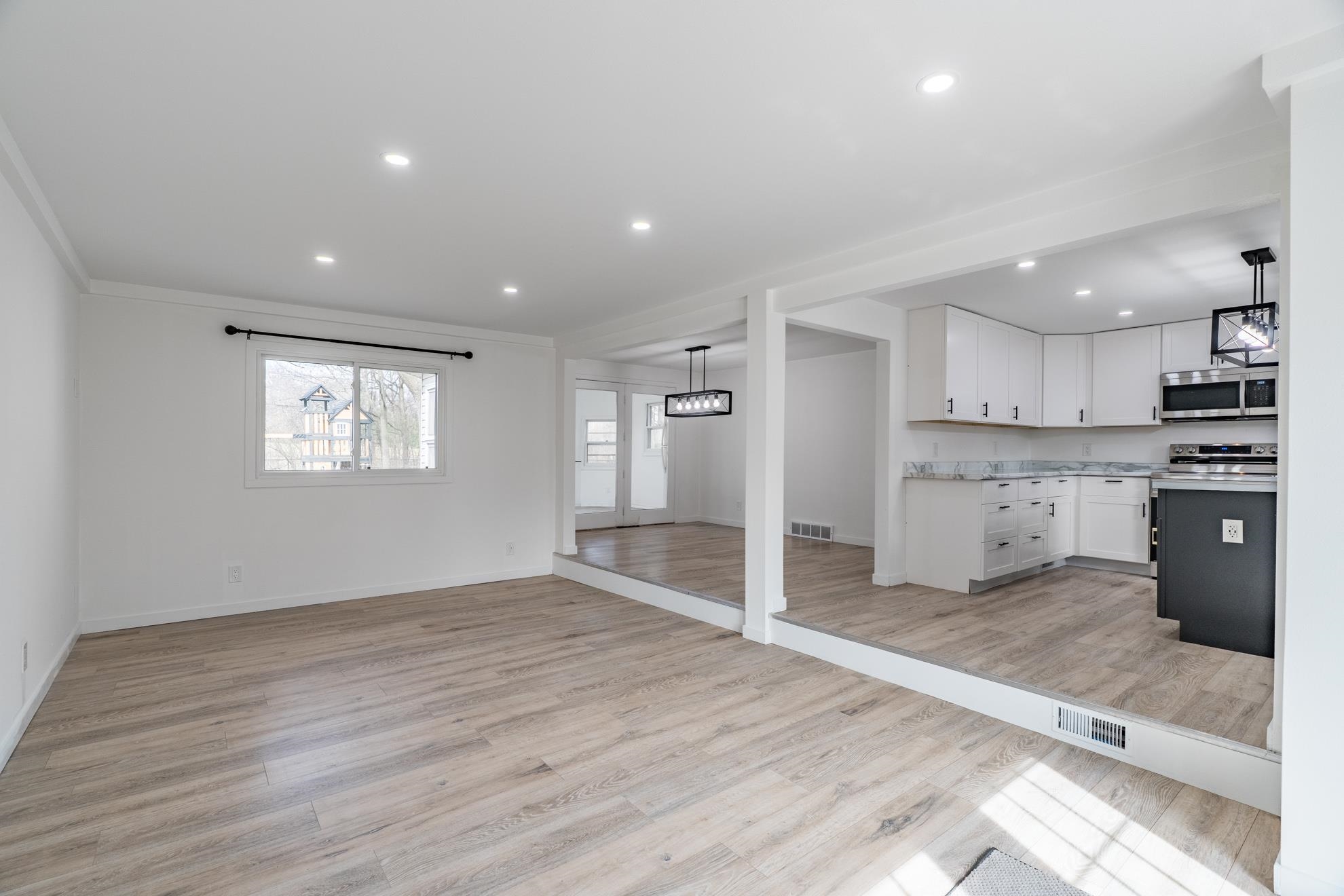 154137 PARAMOUNT DRIVE, Wausau, Wisconsin 54401, 4 Bedrooms Bedrooms, ,2 BathroomsBathrooms,Residential,For Sale,154137 PARAMOUNT DRIVE,22601521