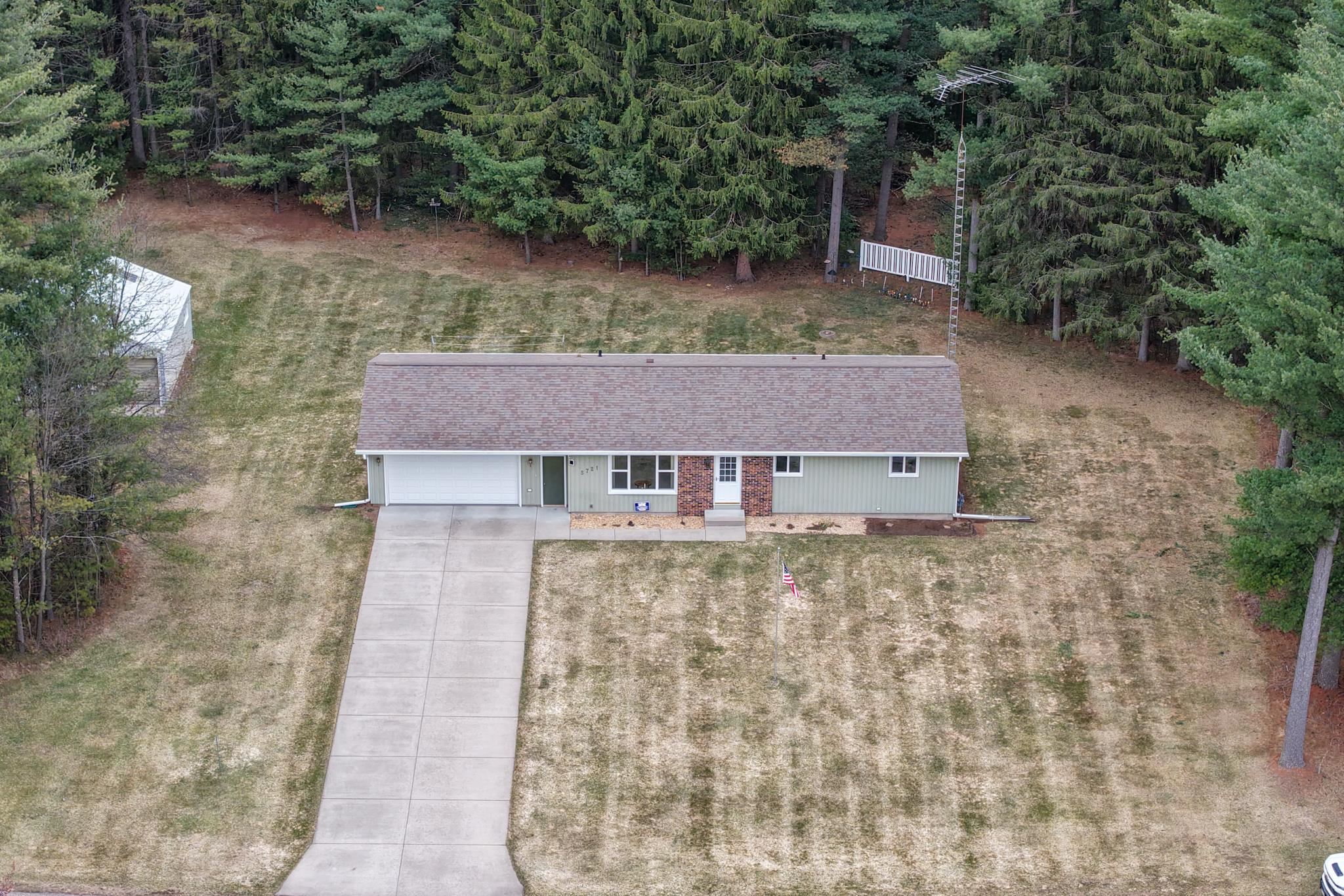 5721 WINTERGREEN DRIVE, Wisconsin Rapids, Wisconsin 54494, 3 Bedrooms Bedrooms, ,1 BathroomBathrooms,Residential,For Sale,5721 WINTERGREEN DRIVE,22601525