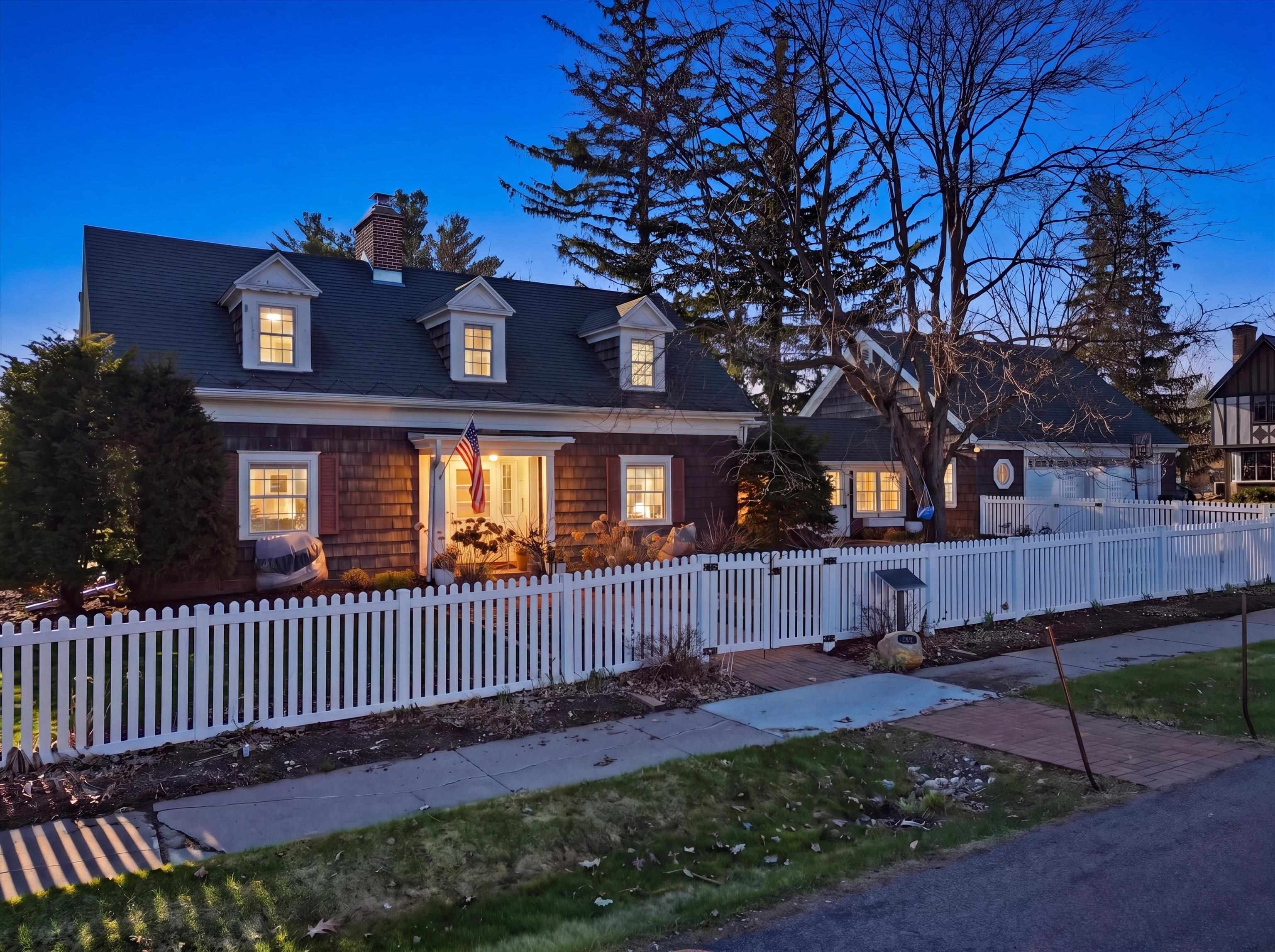 512 HARDACRE AVENUE, Marshfield, Wisconsin 54449, 4 Bedrooms Bedrooms, ,2 BathroomsBathrooms,Residential,For Sale,512 HARDACRE AVENUE,22601528