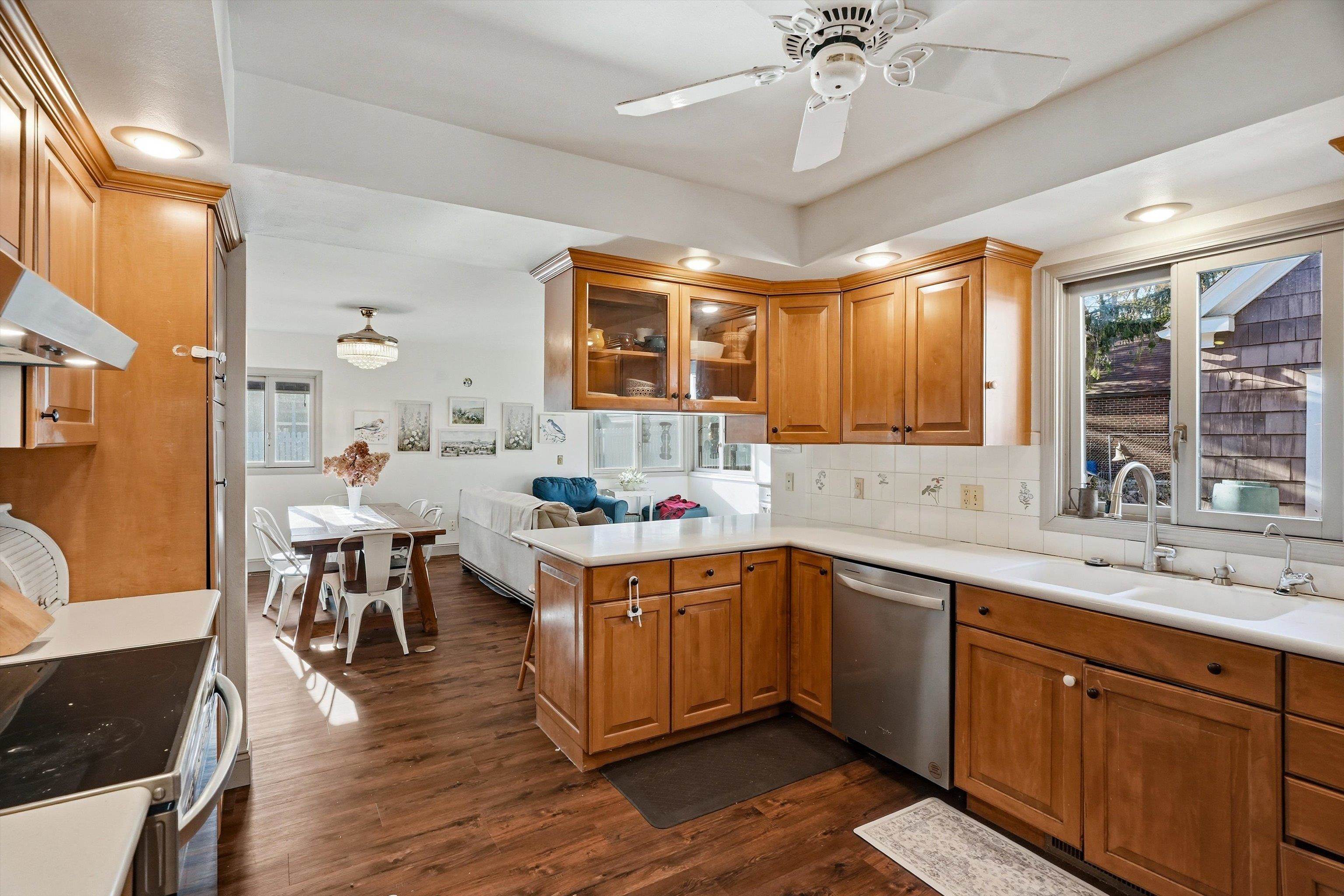 512 HARDACRE AVENUE, Marshfield, Wisconsin 54449, 4 Bedrooms Bedrooms, ,2 BathroomsBathrooms,Residential,For Sale,512 HARDACRE AVENUE,22601528