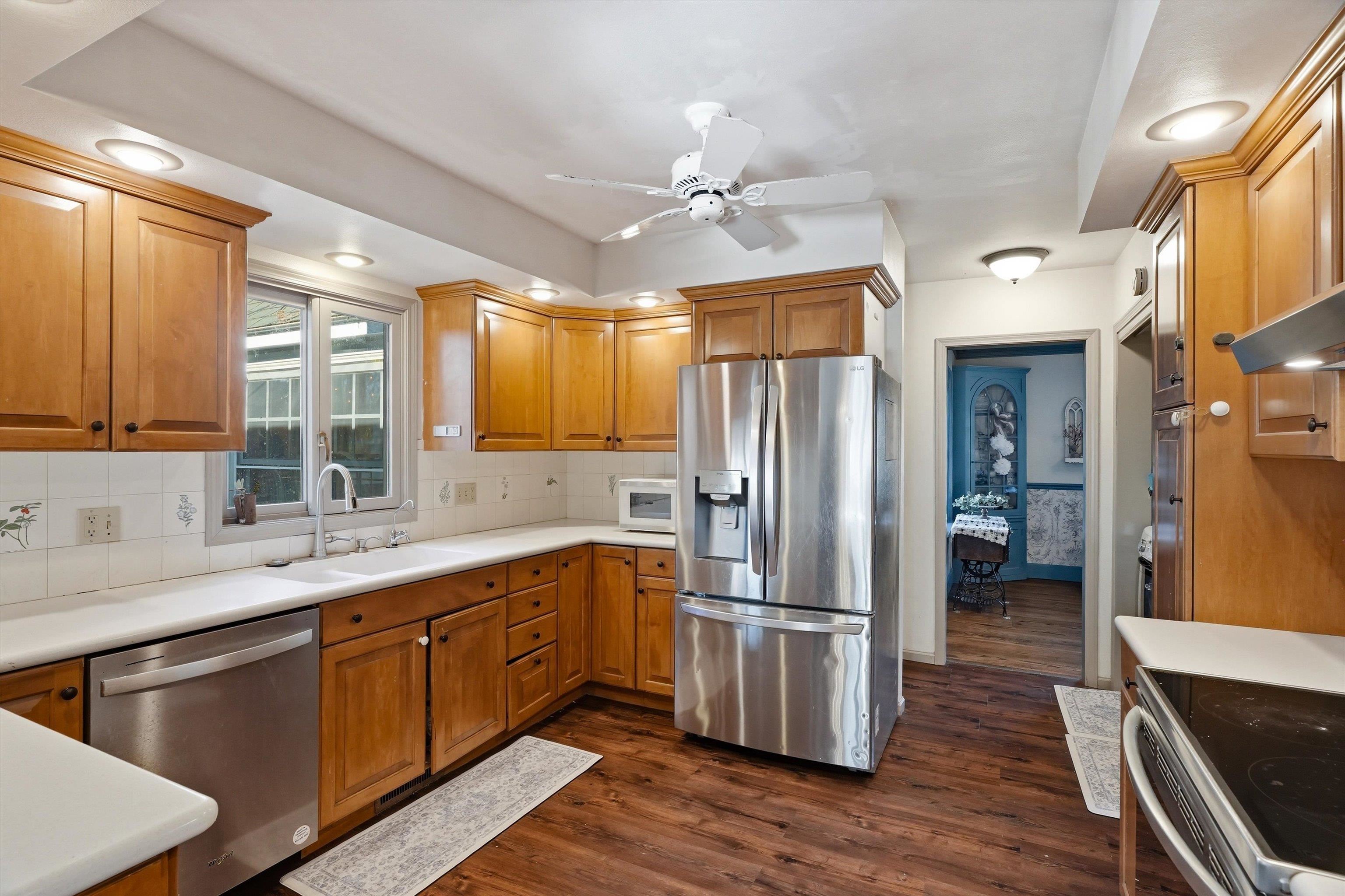 512 HARDACRE AVENUE, Marshfield, Wisconsin 54449, 4 Bedrooms Bedrooms, ,2 BathroomsBathrooms,Residential,For Sale,512 HARDACRE AVENUE,22601528