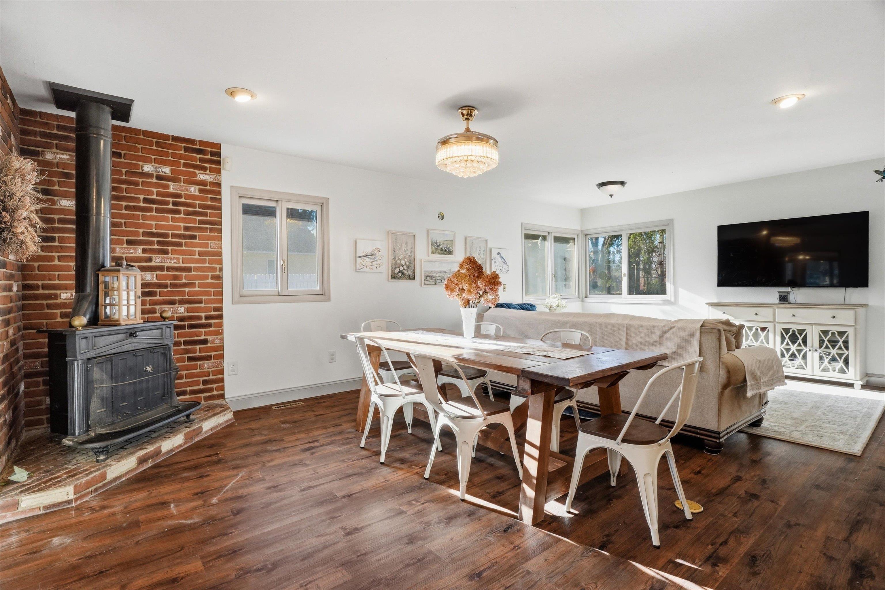 512 HARDACRE AVENUE, Marshfield, Wisconsin 54449, 4 Bedrooms Bedrooms, ,2 BathroomsBathrooms,Residential,For Sale,512 HARDACRE AVENUE,22601528