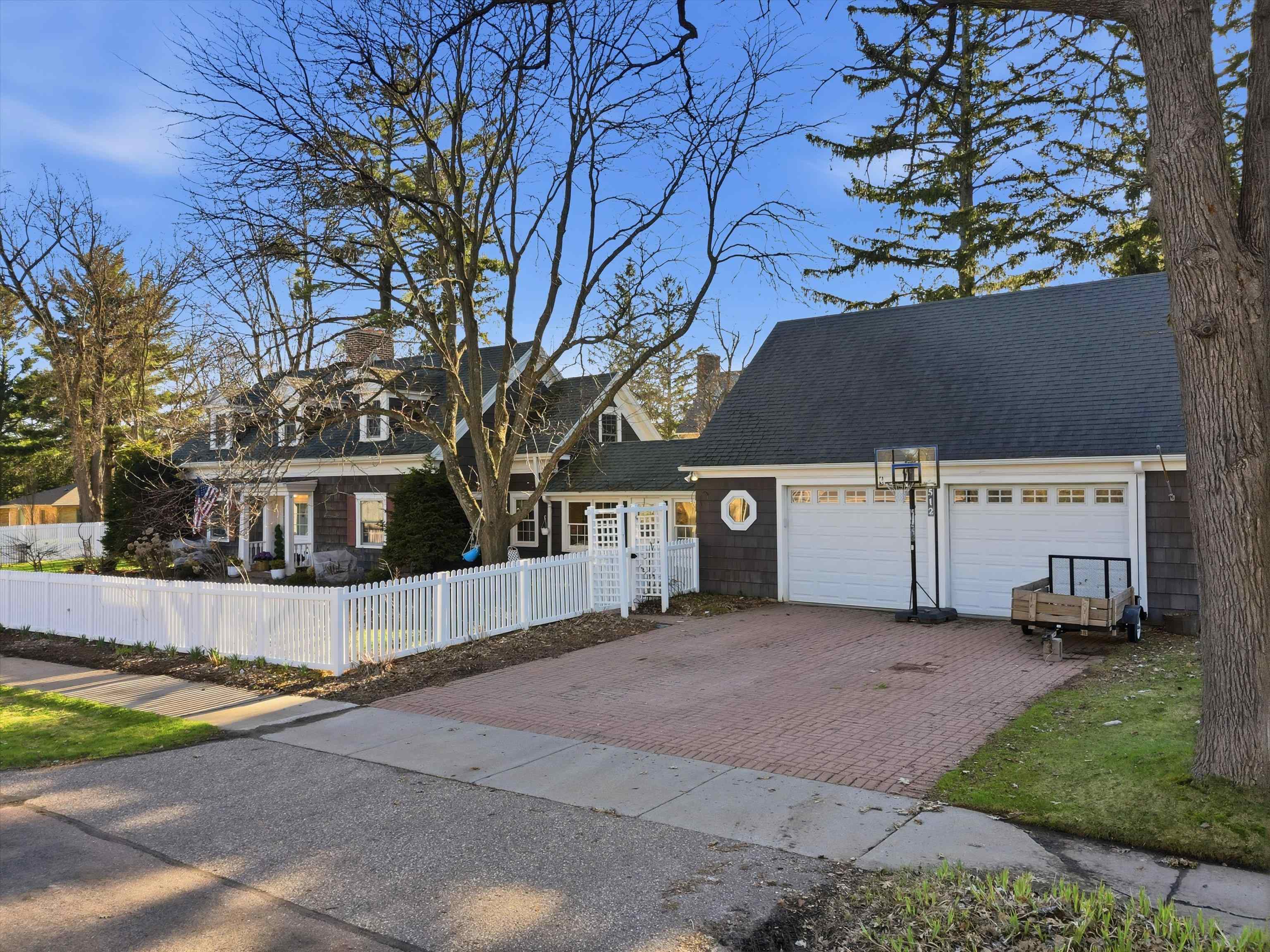 512 HARDACRE AVENUE, Marshfield, Wisconsin 54449, 4 Bedrooms Bedrooms, ,2 BathroomsBathrooms,Residential,For Sale,512 HARDACRE AVENUE,22601528