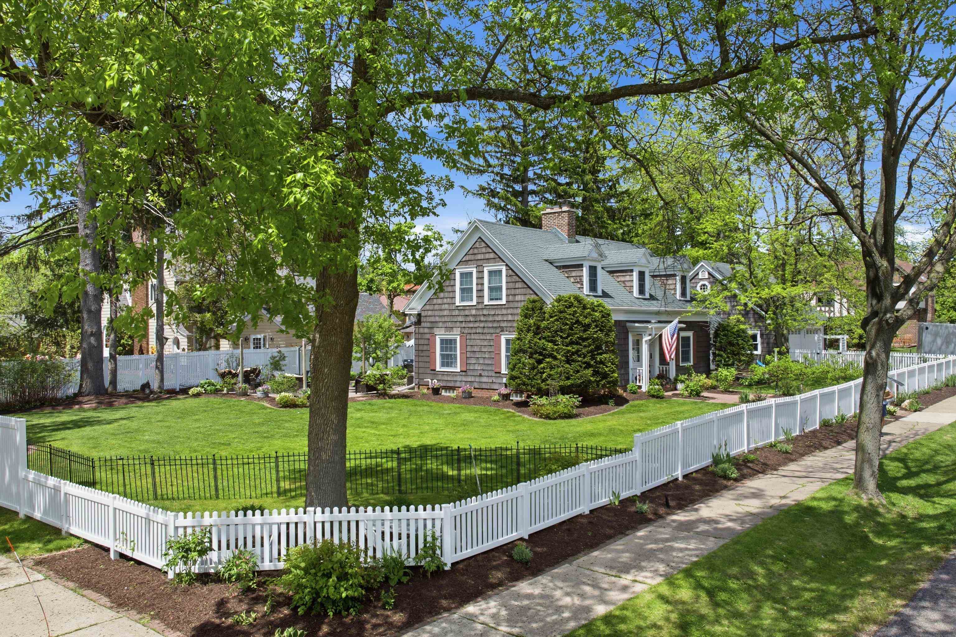 512 HARDACRE AVENUE, Marshfield, Wisconsin 54449, 4 Bedrooms Bedrooms, ,2 BathroomsBathrooms,Residential,For Sale,512 HARDACRE AVENUE,22601528