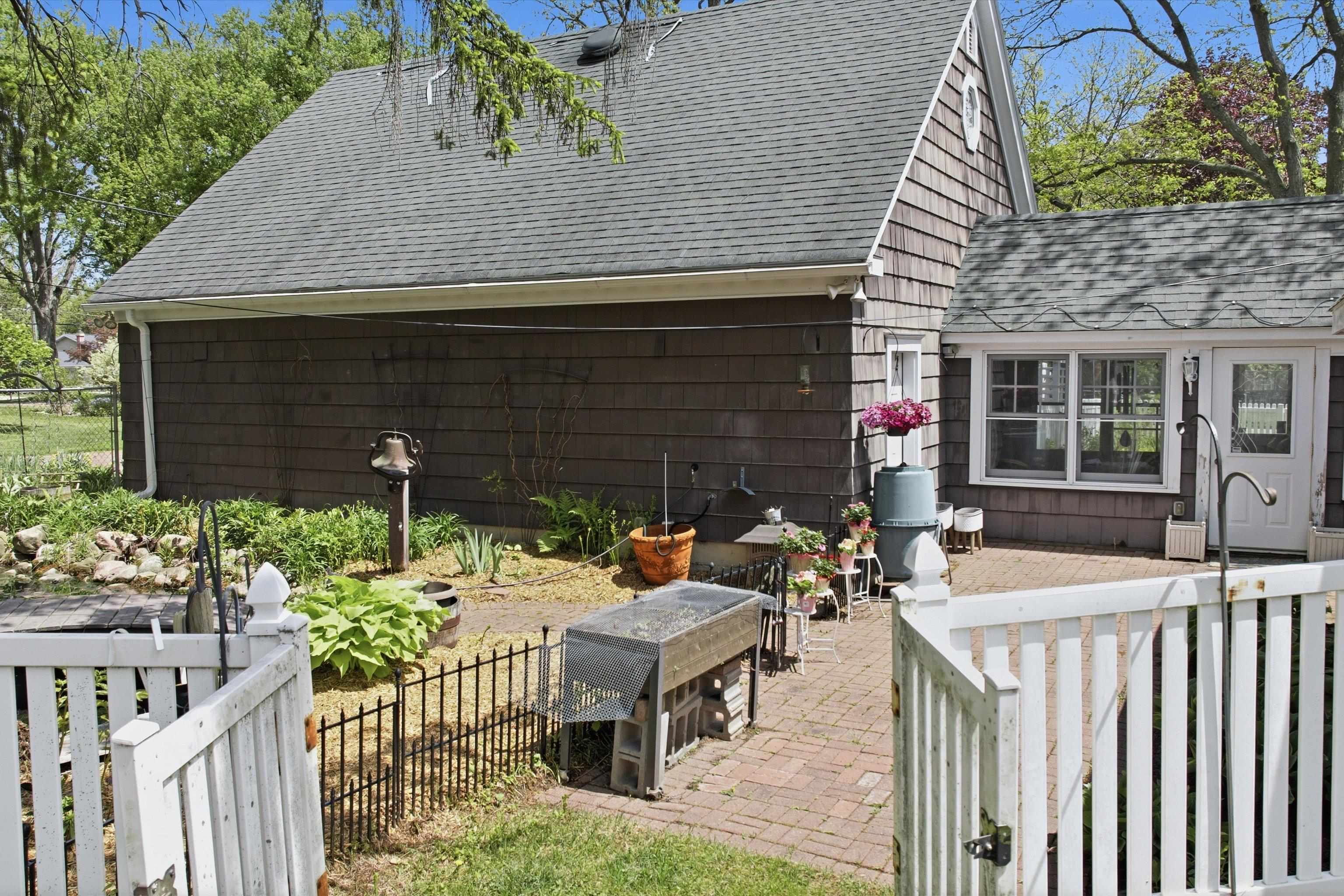 512 HARDACRE AVENUE, Marshfield, Wisconsin 54449, 4 Bedrooms Bedrooms, ,2 BathroomsBathrooms,Residential,For Sale,512 HARDACRE AVENUE,22601528