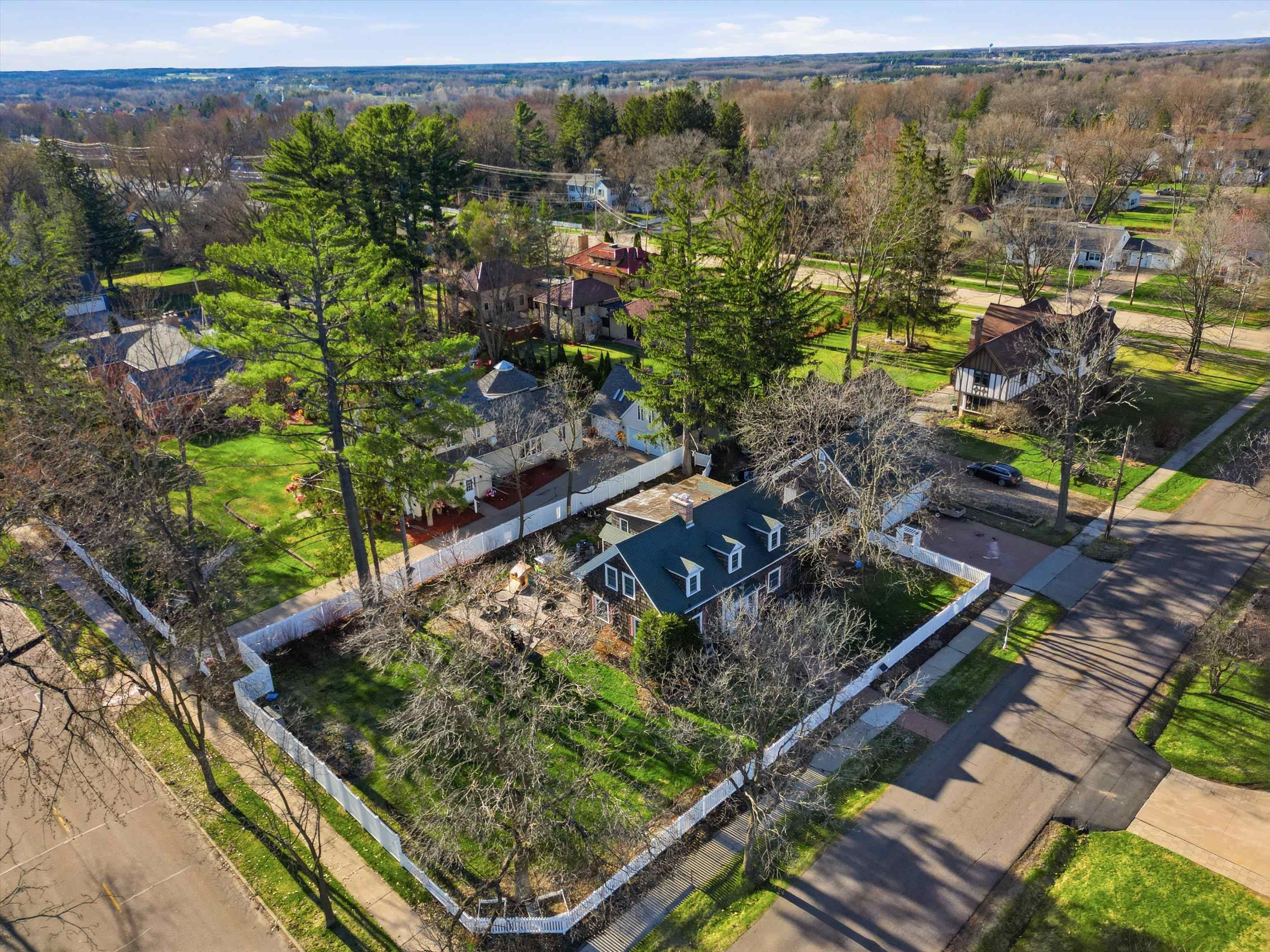 512 HARDACRE AVENUE, Marshfield, Wisconsin 54449, 4 Bedrooms Bedrooms, ,2 BathroomsBathrooms,Residential,For Sale,512 HARDACRE AVENUE,22601528