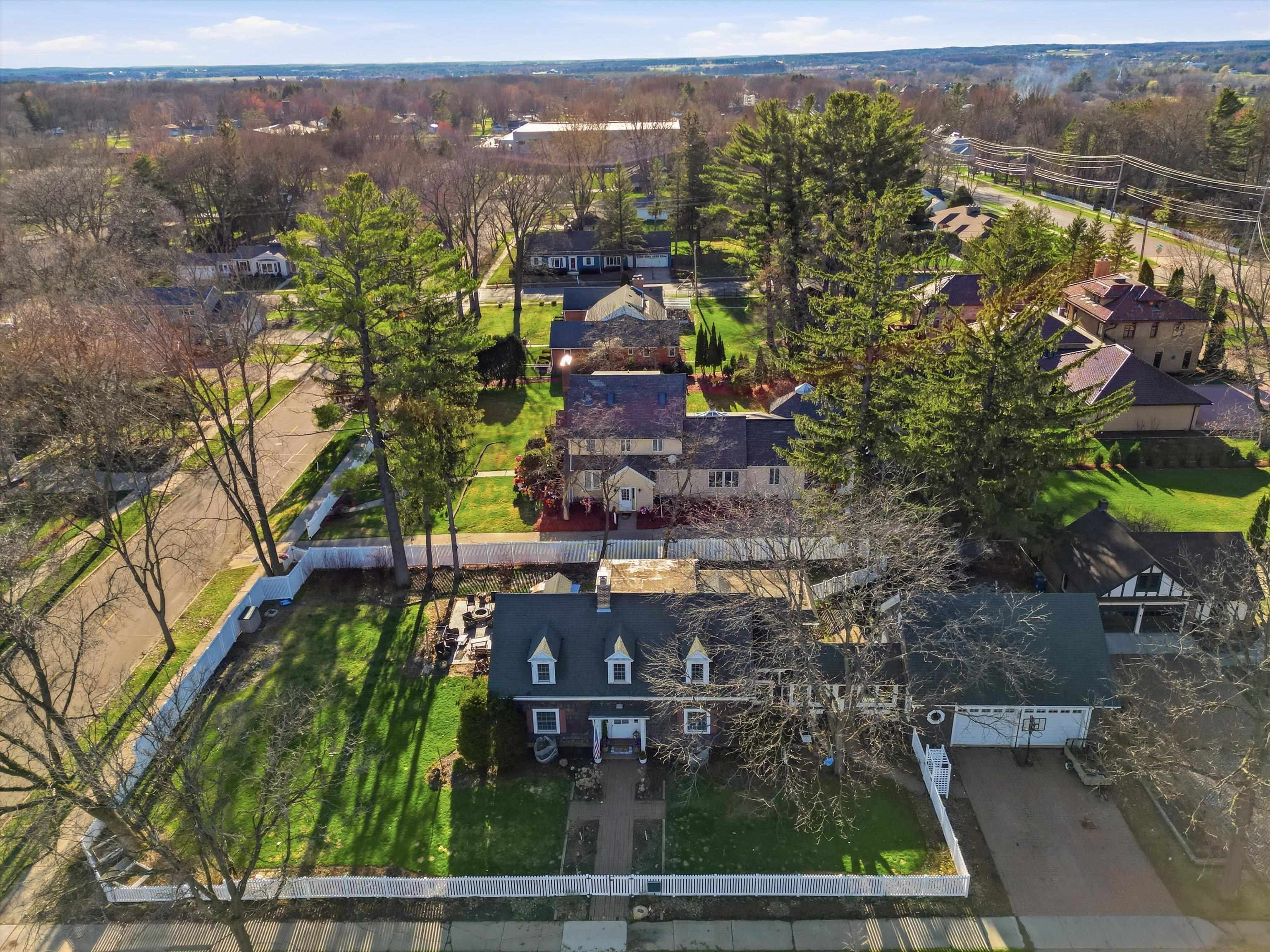 512 HARDACRE AVENUE, Marshfield, Wisconsin 54449, 4 Bedrooms Bedrooms, ,2 BathroomsBathrooms,Residential,For Sale,512 HARDACRE AVENUE,22601528