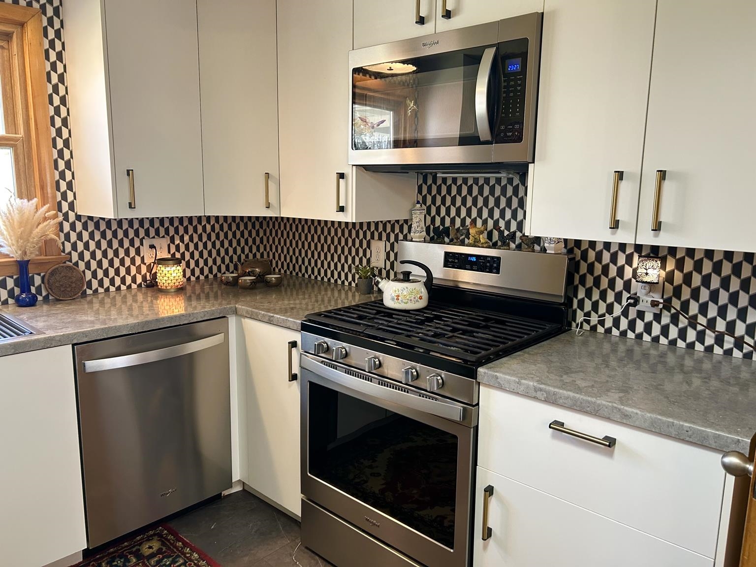 713 S MARYKNOLL AVENUE, Marshfield, Wisconsin 54449, 5 Bedrooms Bedrooms, ,2 BathroomsBathrooms,Residential,For Sale,713 S MARYKNOLL AVENUE,22601536