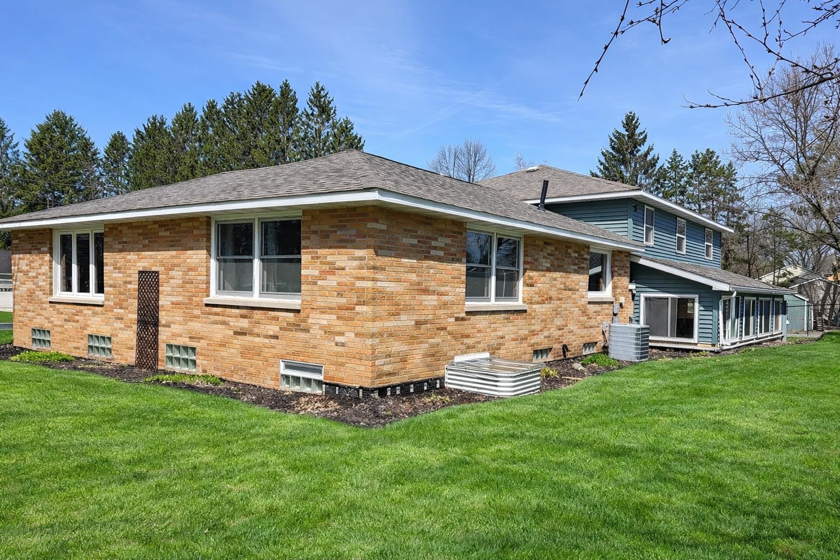 713 S MARYKNOLL AVENUE, Marshfield, Wisconsin 54449, 5 Bedrooms Bedrooms, ,2 BathroomsBathrooms,Residential,For Sale,713 S MARYKNOLL AVENUE,22601536