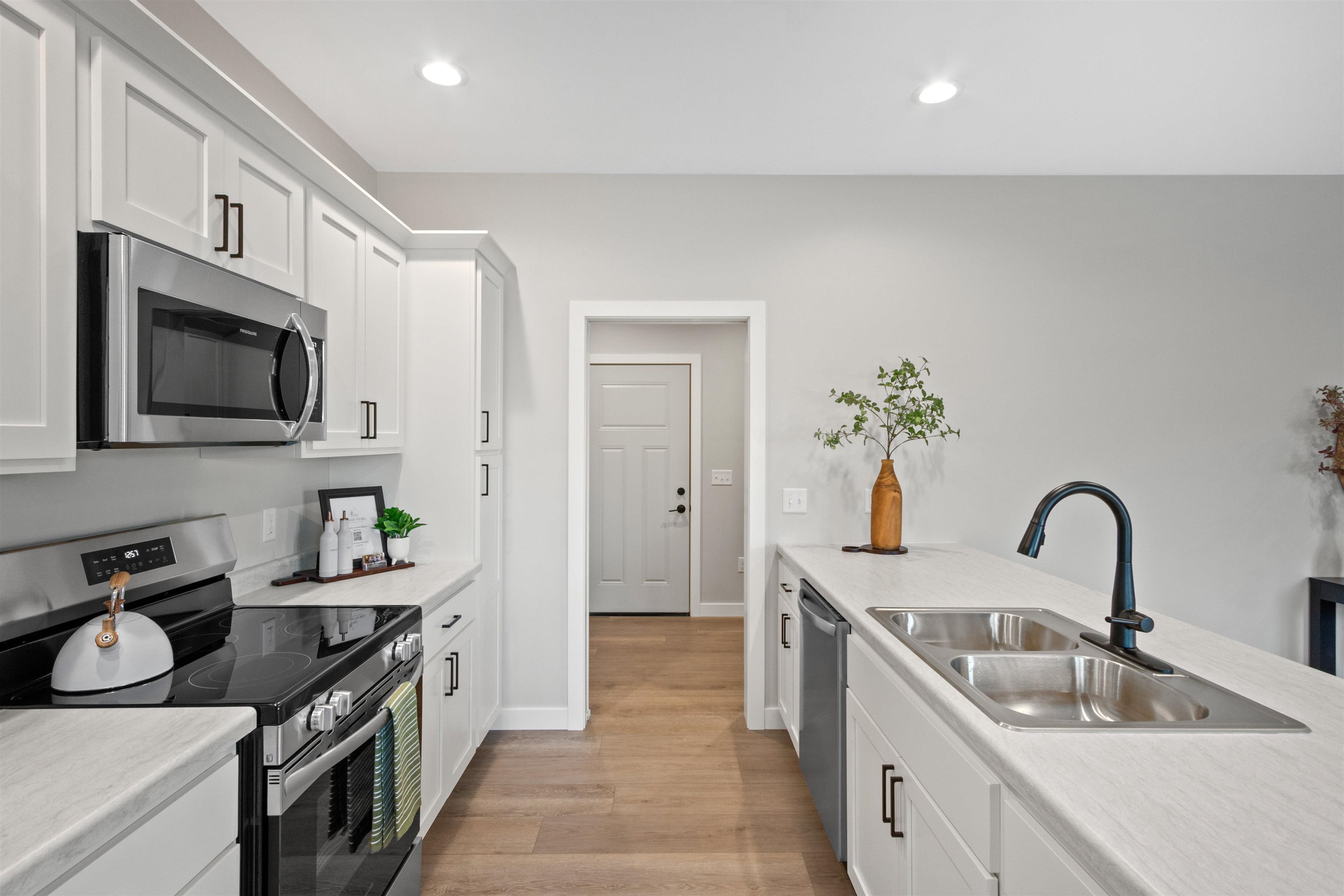 3302 BENNINGTON COURT, Plover, Wisconsin 54467, 2 Bedrooms Bedrooms, ,2 BathroomsBathrooms,Residential,For Sale,3302 BENNINGTON COURT,22601537