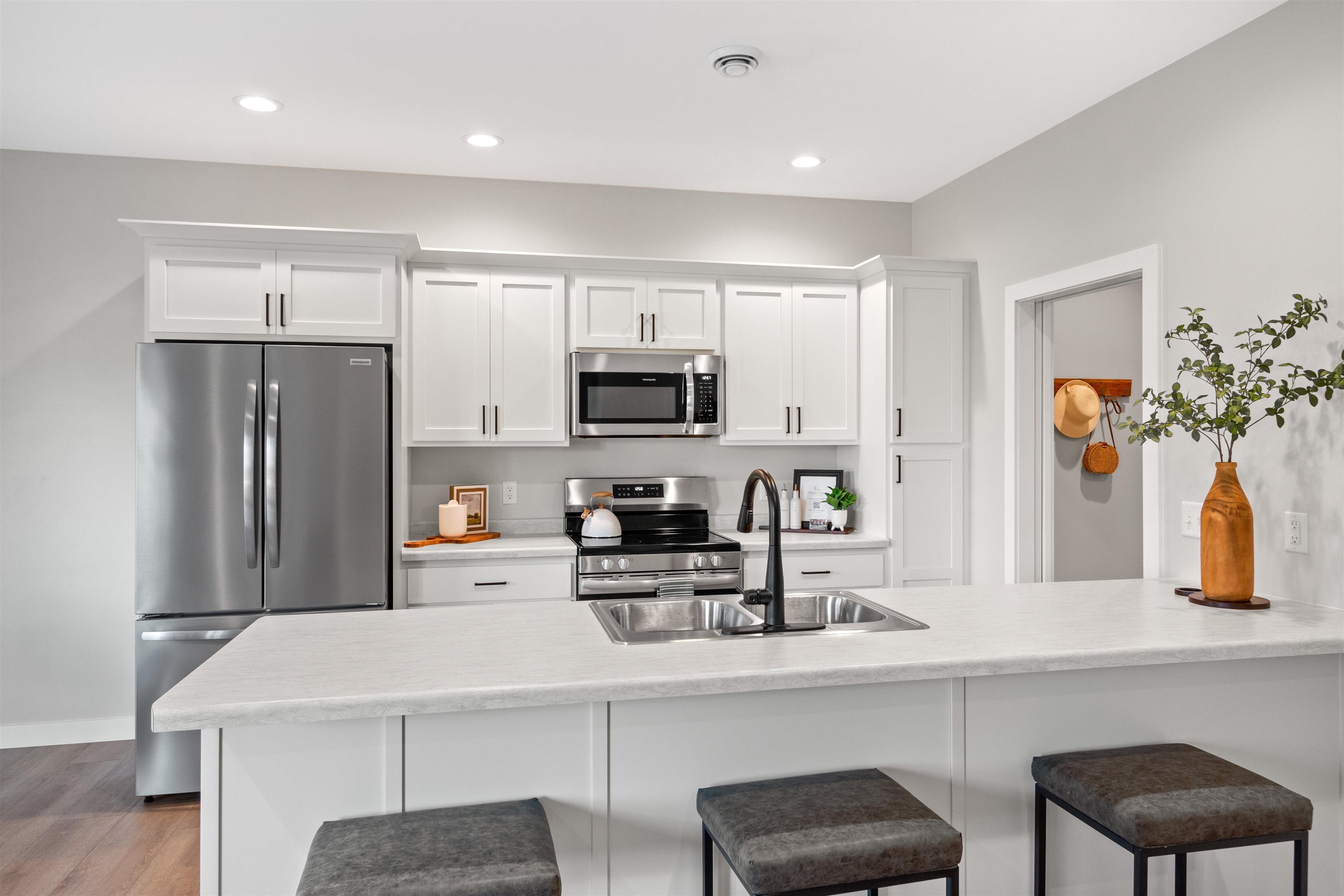 3302 BENNINGTON COURT, Plover, Wisconsin 54467, 2 Bedrooms Bedrooms, ,2 BathroomsBathrooms,Residential,For Sale,3302 BENNINGTON COURT,22601537