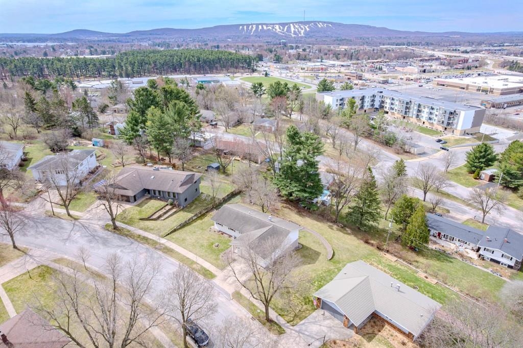 1225 SUNSET DRIVE, Wausau, Wisconsin 54401, 5 Bedrooms Bedrooms, ,2 BathroomsBathrooms,Residential,For Sale,1225 SUNSET DRIVE,22601539