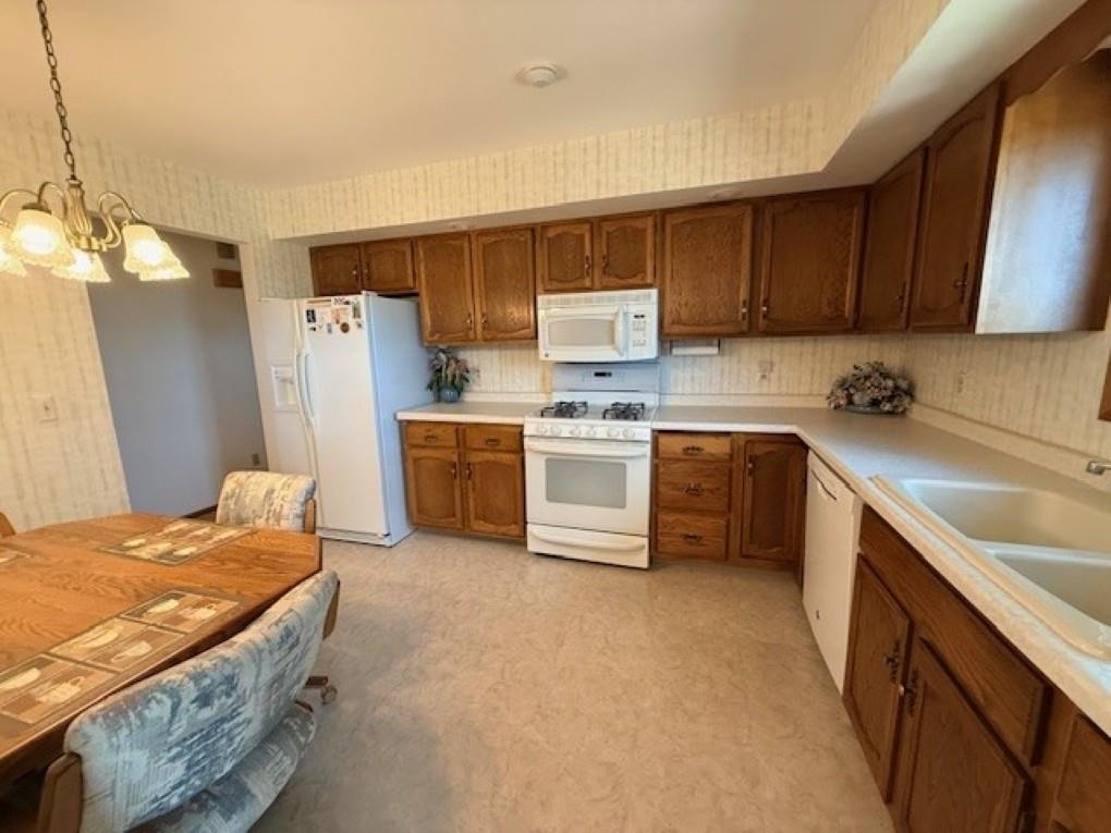 1225 SUNSET DRIVE, Wausau, Wisconsin 54401, 5 Bedrooms Bedrooms, ,2 BathroomsBathrooms,Residential,For Sale,1225 SUNSET DRIVE,22601539