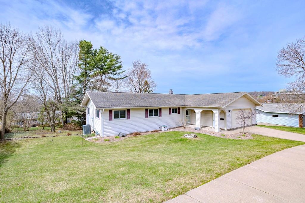 1225 SUNSET DRIVE, Wausau, Wisconsin 54401, 5 Bedrooms Bedrooms, ,2 BathroomsBathrooms,Residential,For Sale,1225 SUNSET DRIVE,22601539