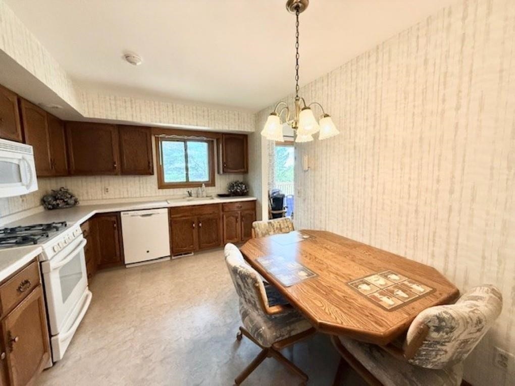 1225 SUNSET DRIVE, Wausau, Wisconsin 54401, 5 Bedrooms Bedrooms, ,2 BathroomsBathrooms,Residential,For Sale,1225 SUNSET DRIVE,22601539