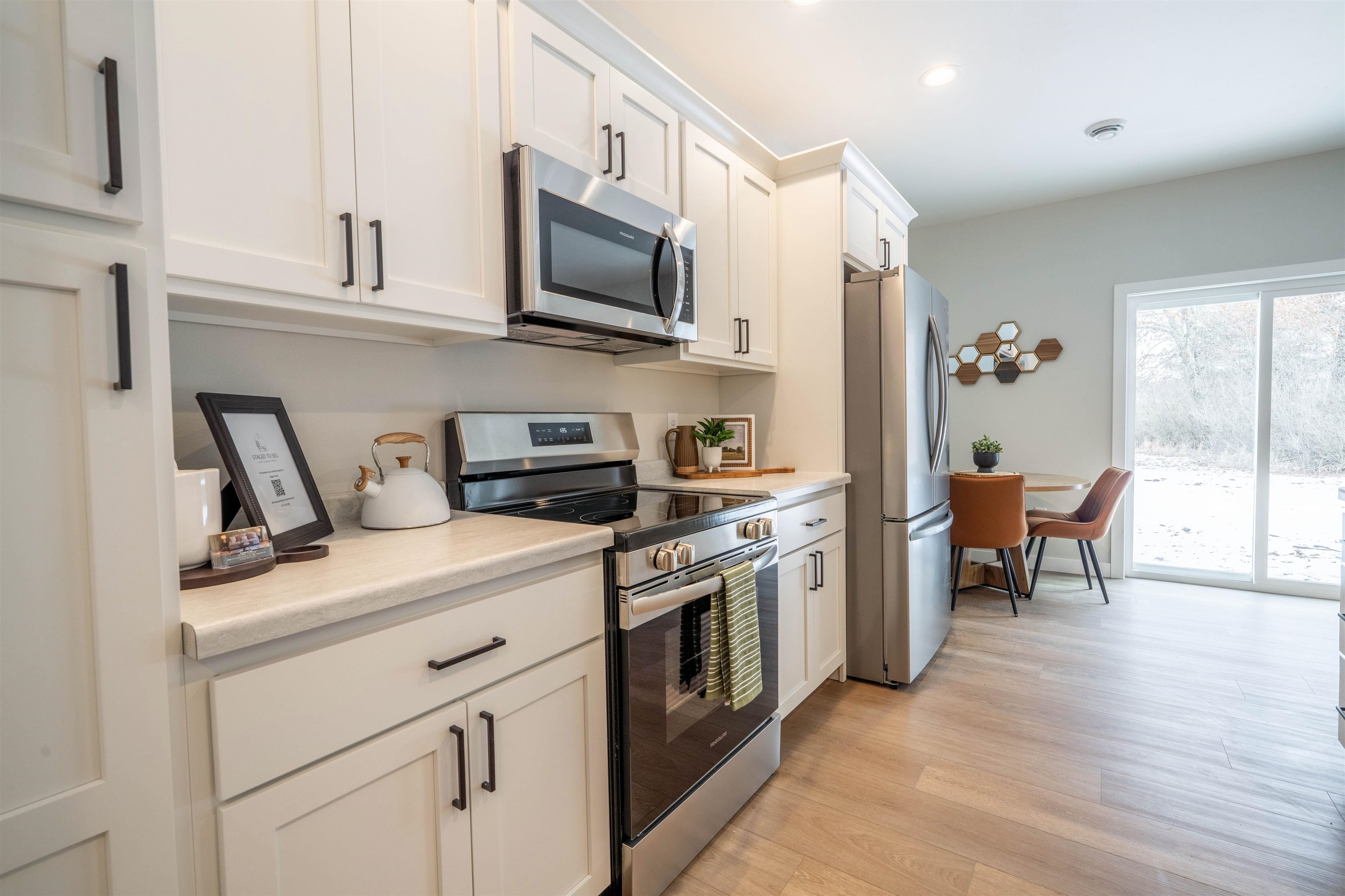 3306 BENNINGTON COURT, Plover, Wisconsin 54467, 2 Bedrooms Bedrooms, ,2 BathroomsBathrooms,Residential,For Sale,3306 BENNINGTON COURT,22601540