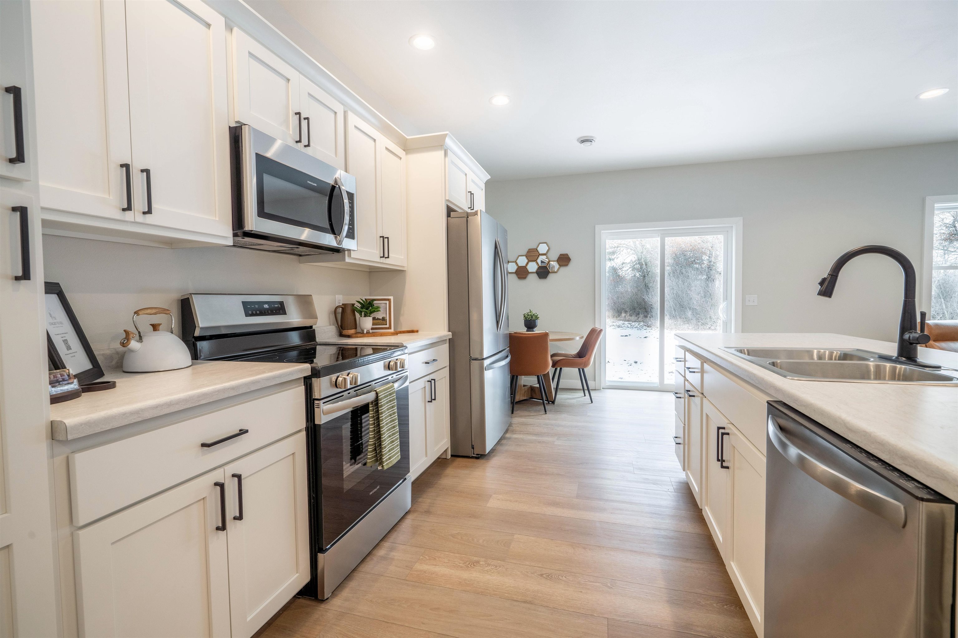 3306 BENNINGTON COURT, Plover, Wisconsin 54467, 2 Bedrooms Bedrooms, ,2 BathroomsBathrooms,Residential,For Sale,3306 BENNINGTON COURT,22601540