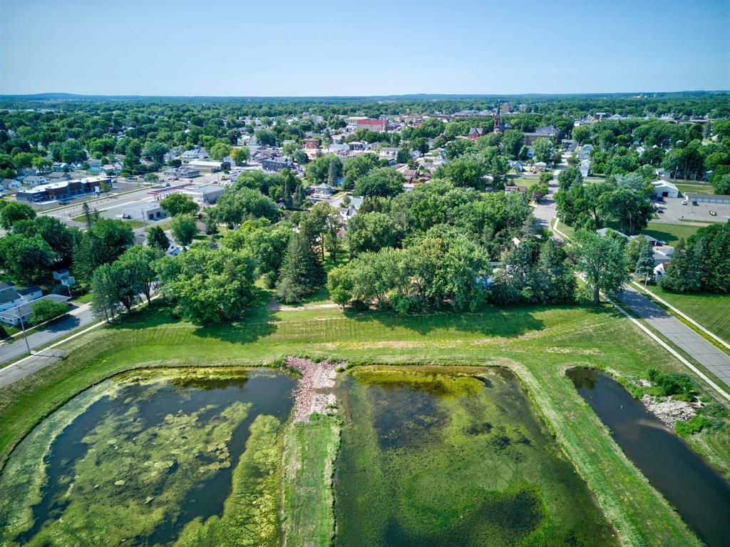 702 N CHESTNUT, Marshfield, Wisconsin 54449, ,Commercial/industrial,For Sale,702 N CHESTNUT,22601541