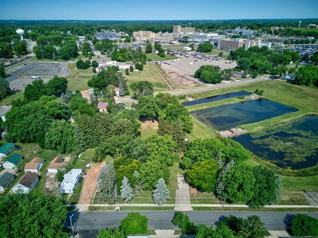 702 N CHESTNUT, Marshfield, Wisconsin 54449, ,Commercial/industrial,For Sale,702 N CHESTNUT,22601541