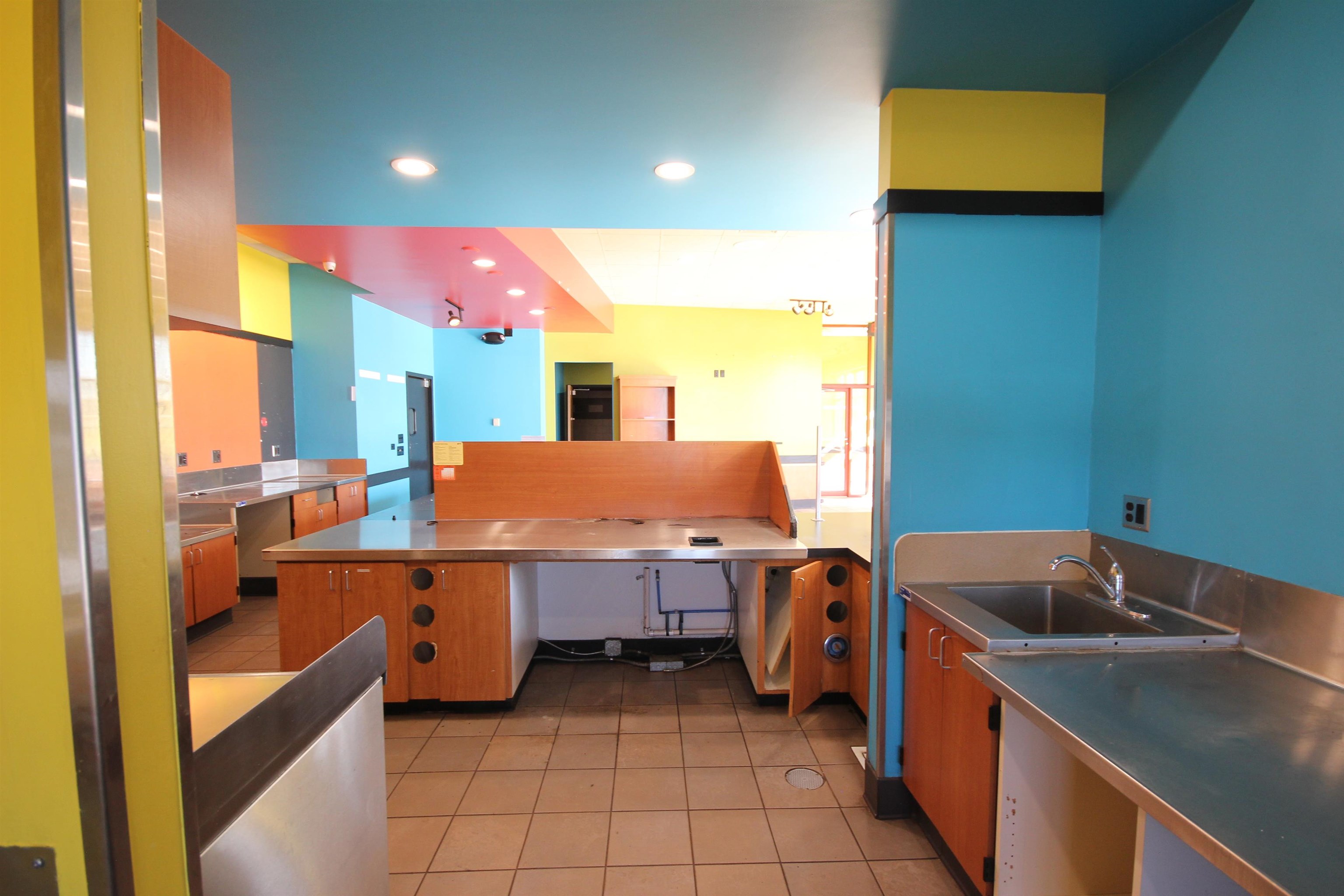 1710 N CENTRAL AVENUE, Marshfield, Wisconsin 54449, ,Commercial/industrial,For Rent,1710 N CENTRAL AVENUE,22601544