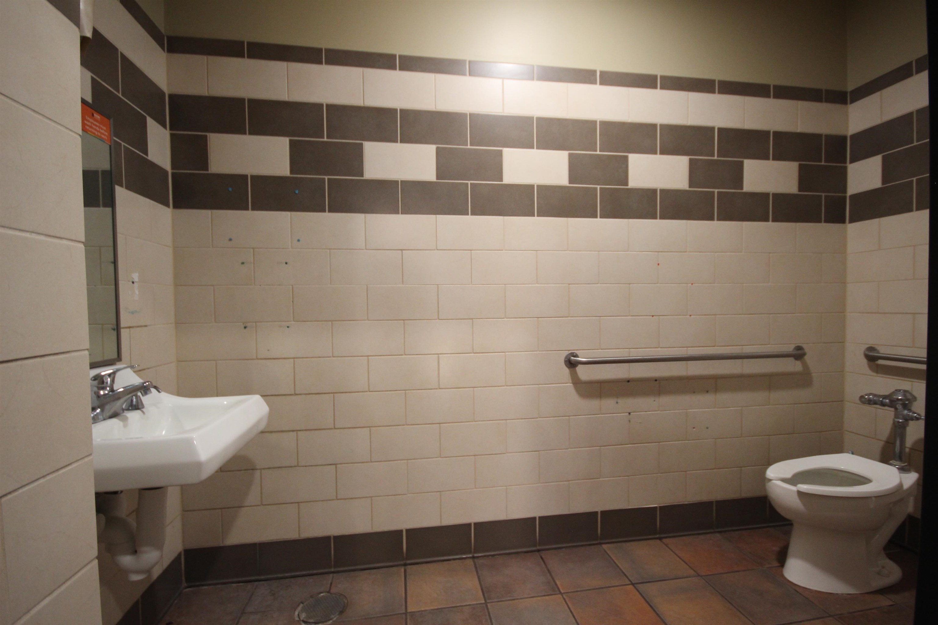 1710 N CENTRAL AVENUE, Marshfield, Wisconsin 54449, ,Commercial/industrial,For Rent,1710 N CENTRAL AVENUE,22601544