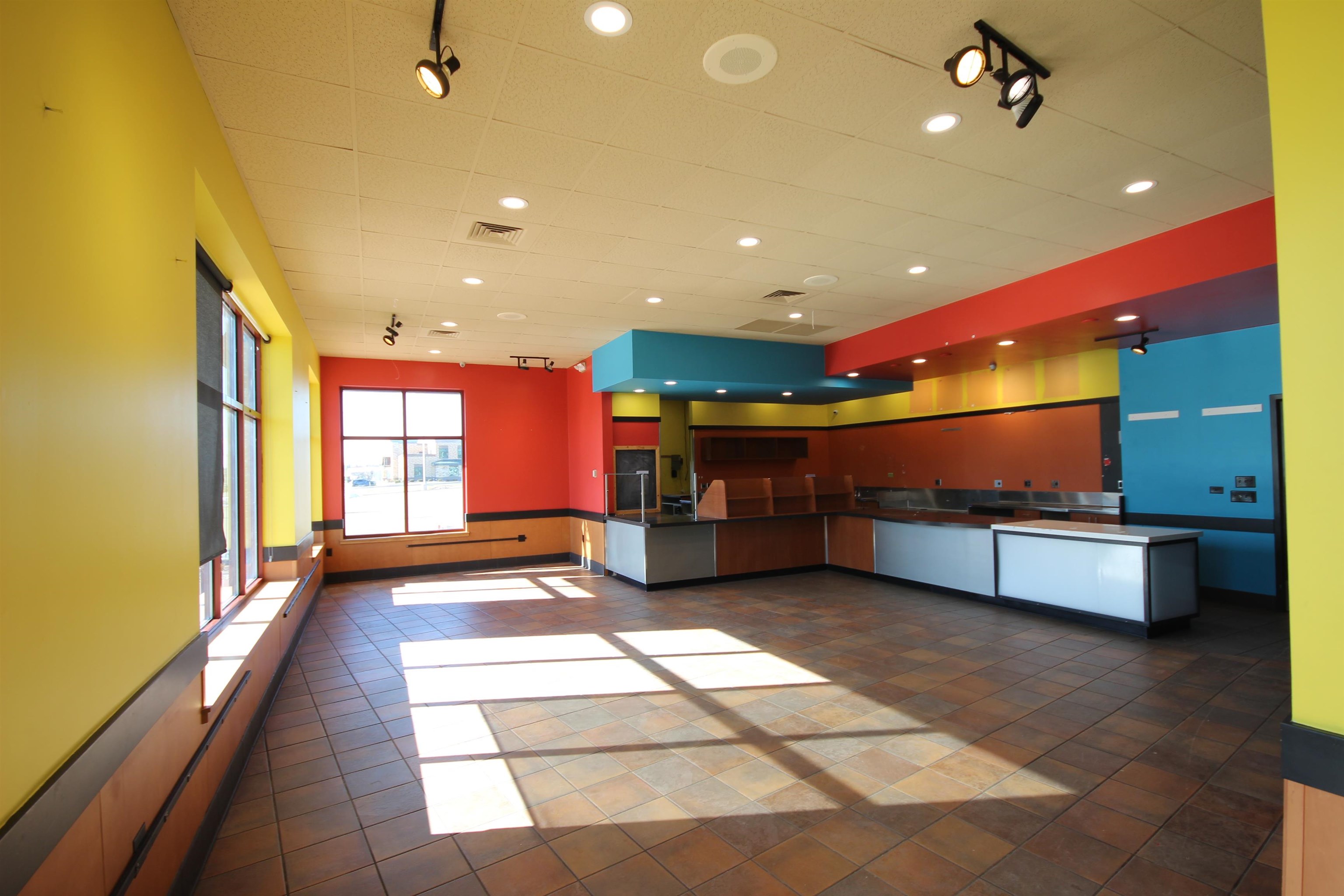 1710 N CENTRAL AVENUE, Marshfield, Wisconsin 54449, ,Commercial/industrial,For Rent,1710 N CENTRAL AVENUE,22601544